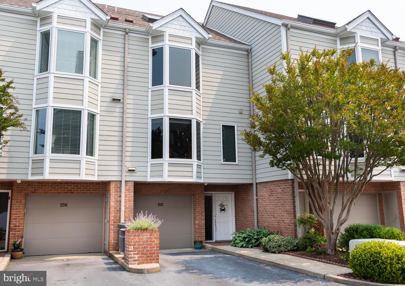 CAMBRIDGE LANDING - Residential