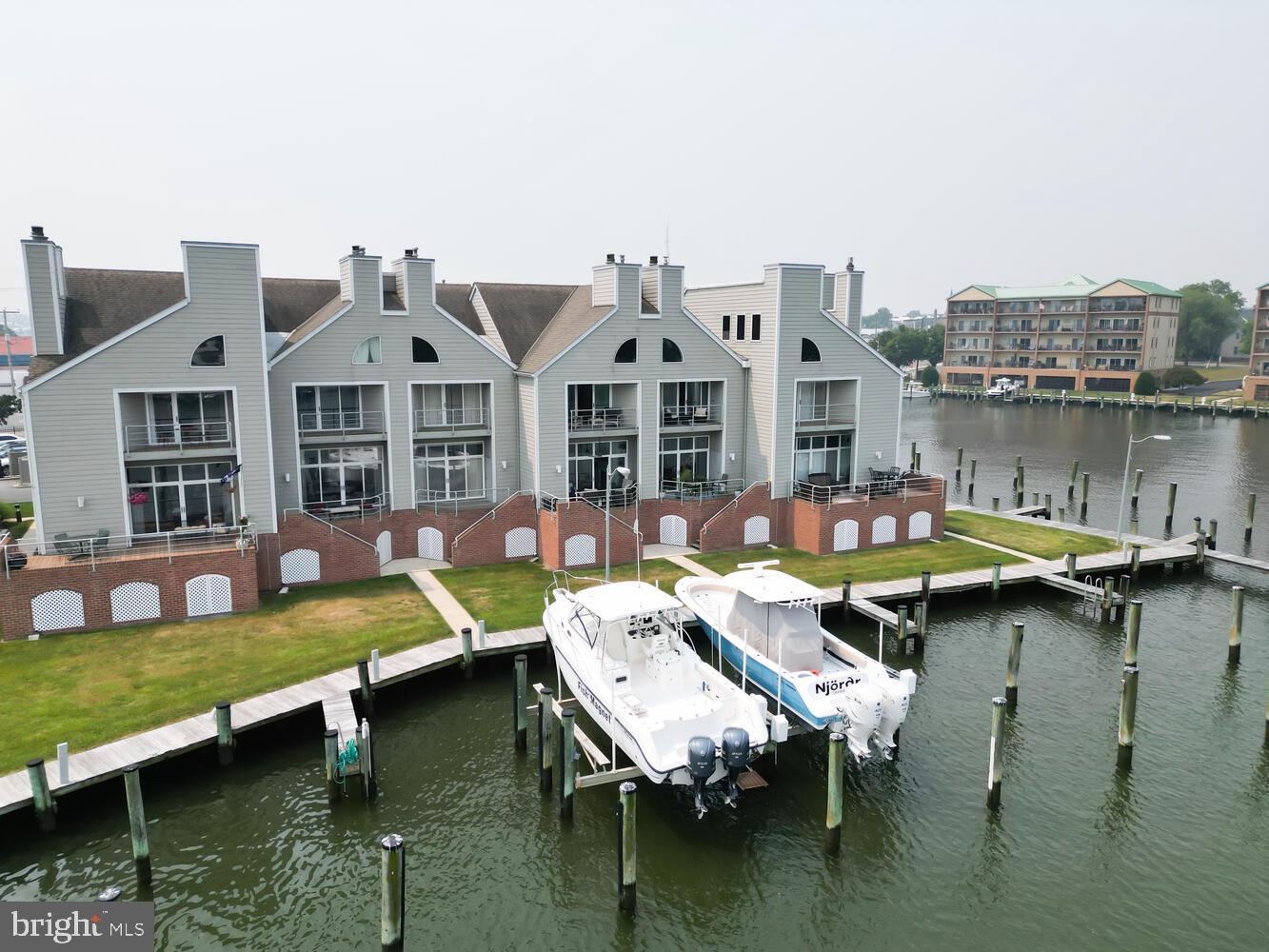 CAMBRIDGE LANDING - Residential