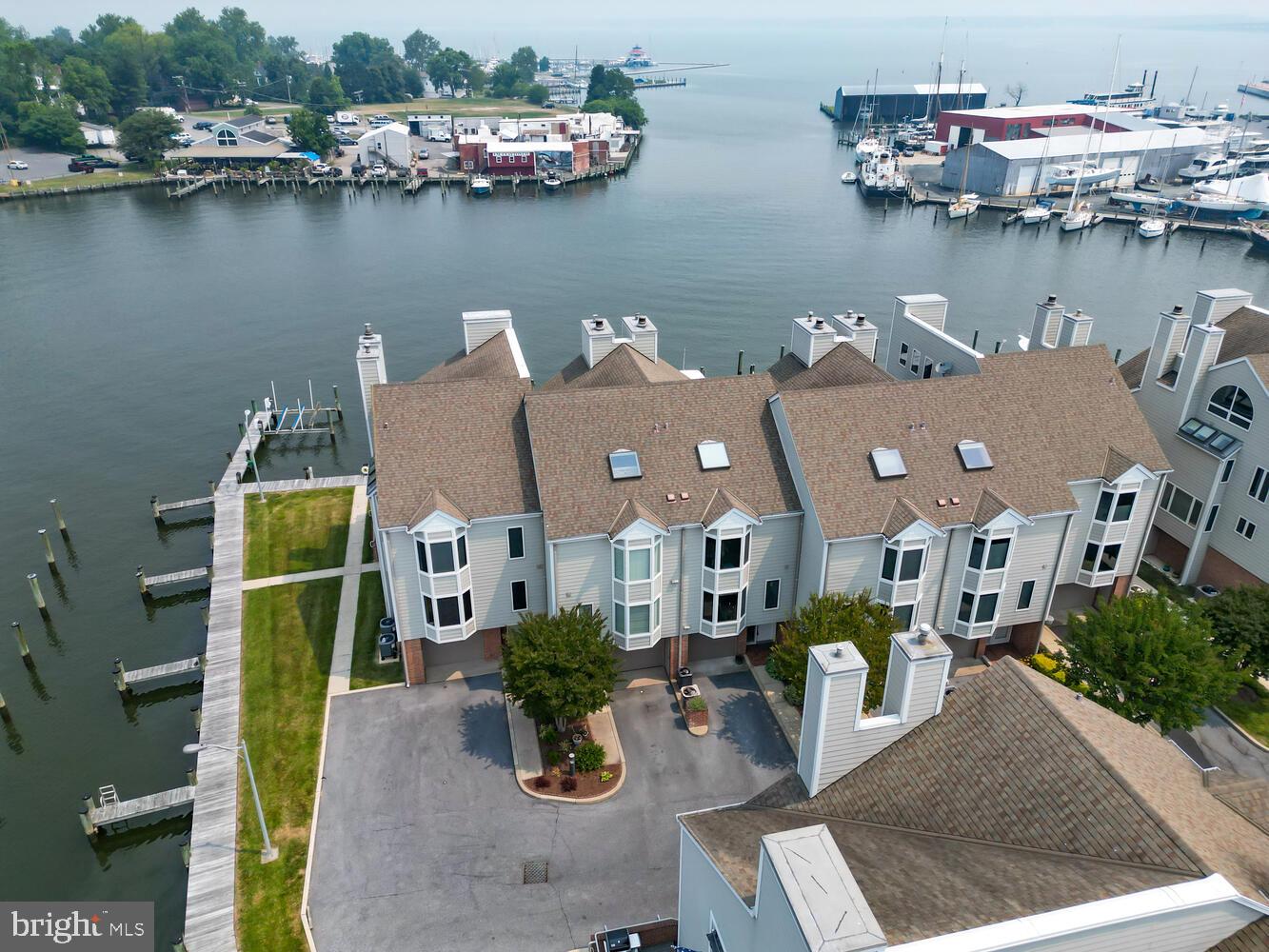 CAMBRIDGE LANDING - Residential