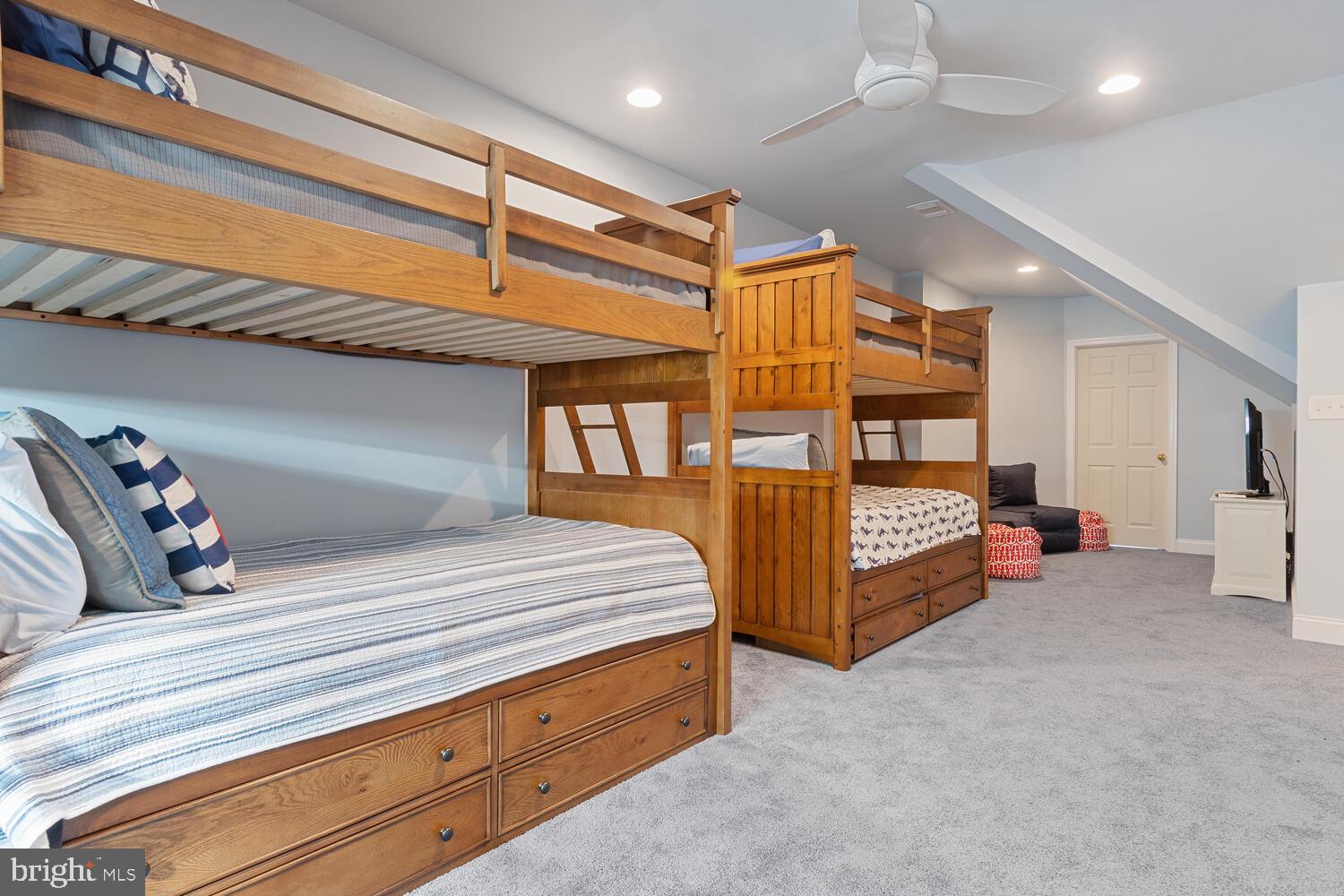 CAMBRIDGE LANDING - Residential