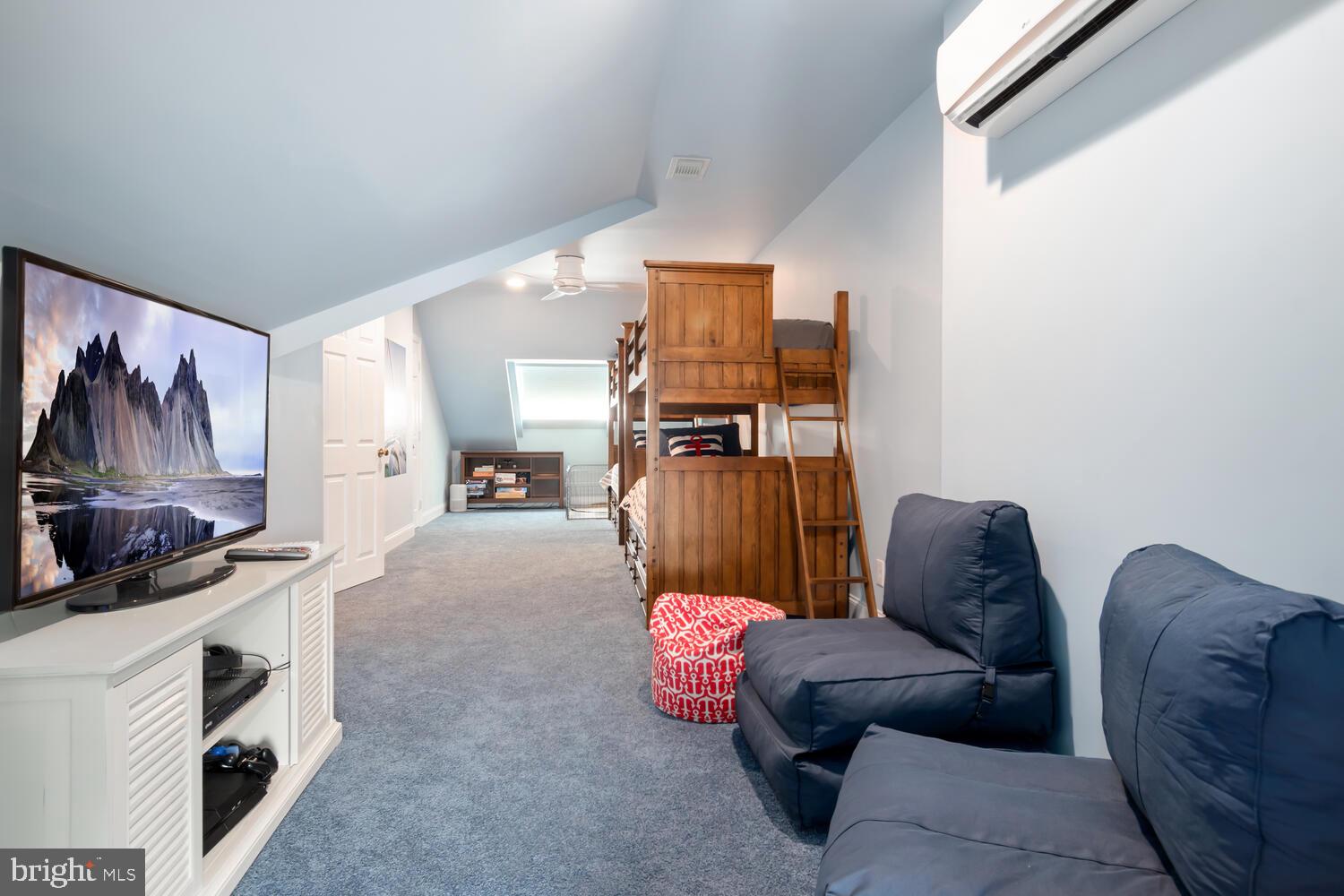 CAMBRIDGE LANDING - Residential