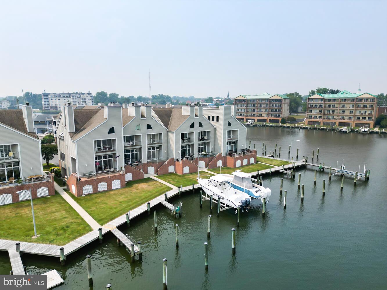 CAMBRIDGE LANDING - Residential