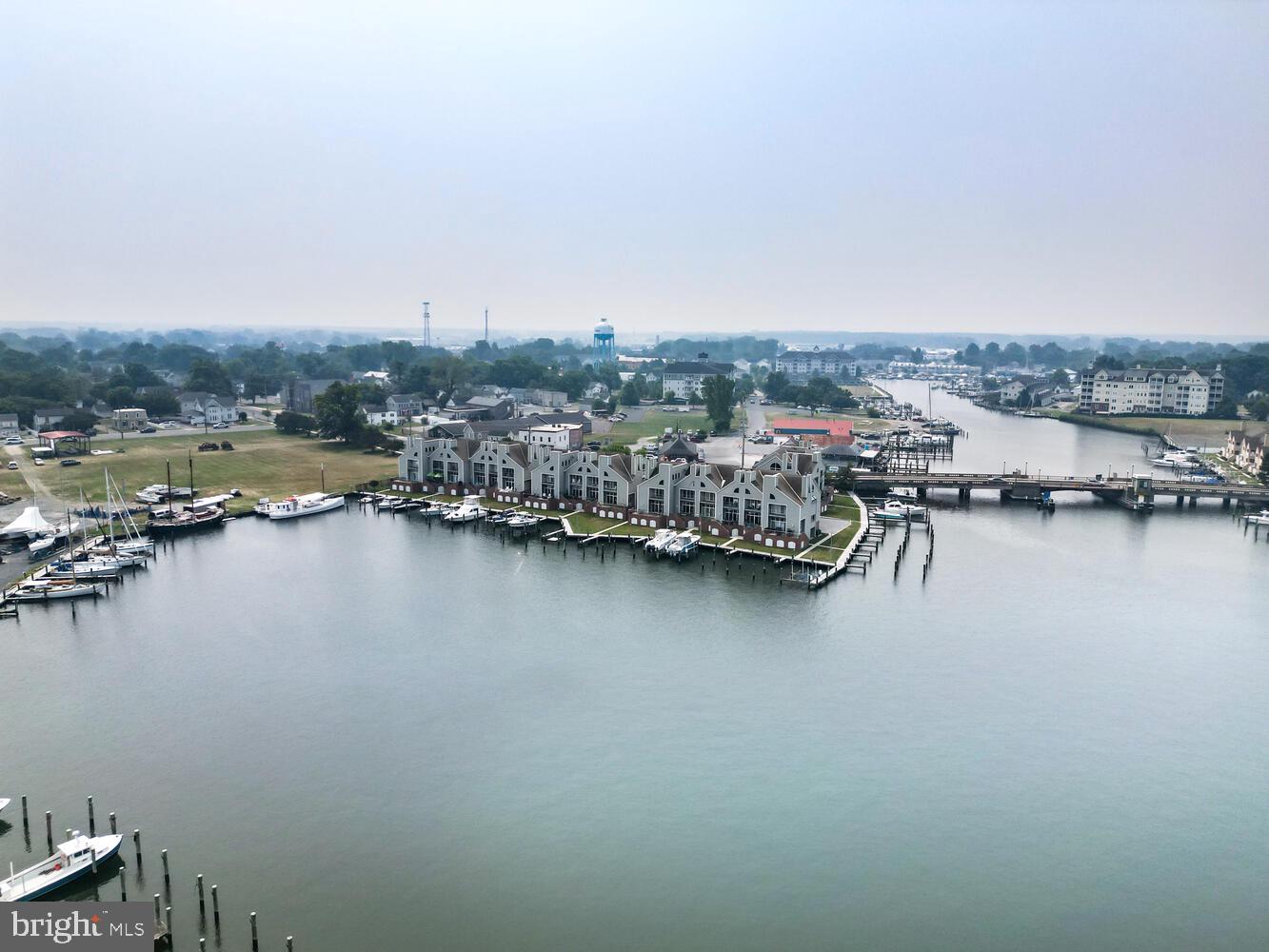 CAMBRIDGE LANDING - Residential