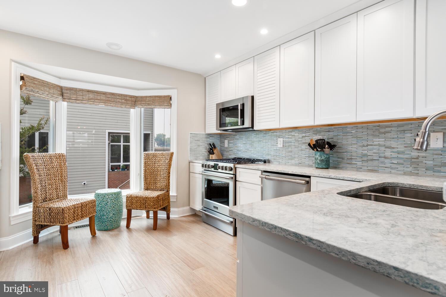 CAMBRIDGE LANDING - Residential