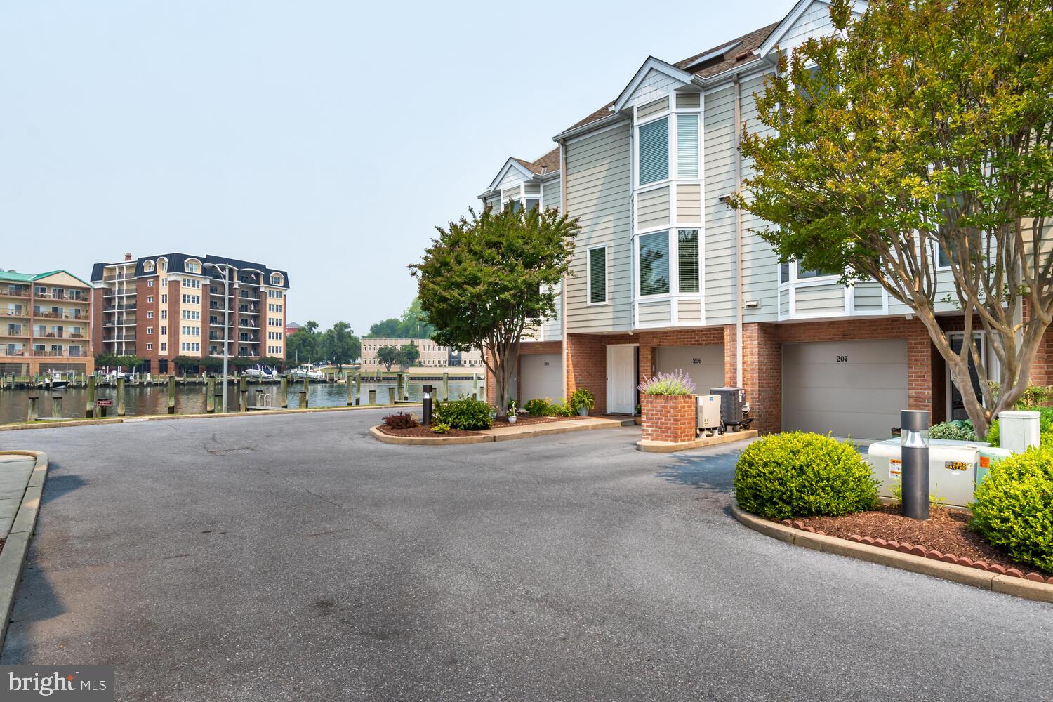 CAMBRIDGE LANDING - Residential