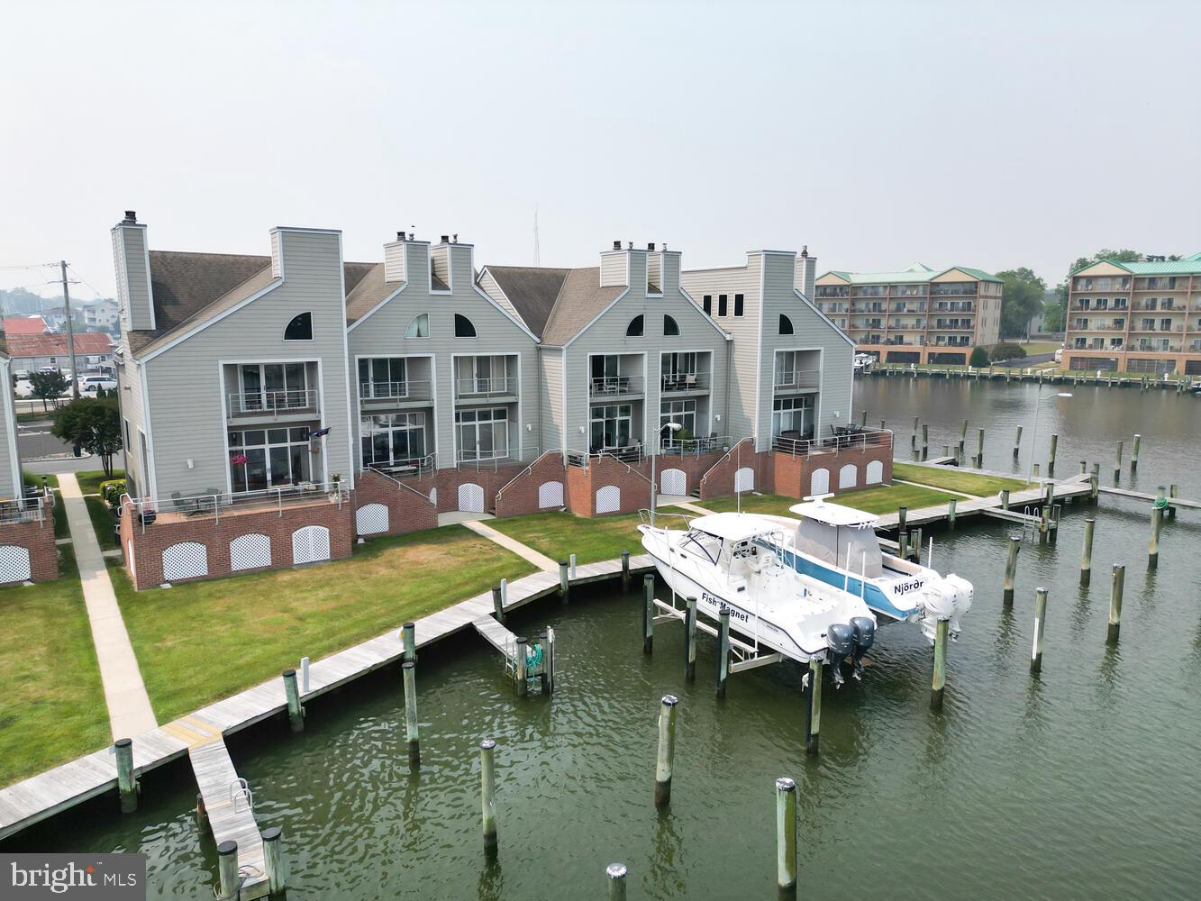 CAMBRIDGE LANDING - Residential