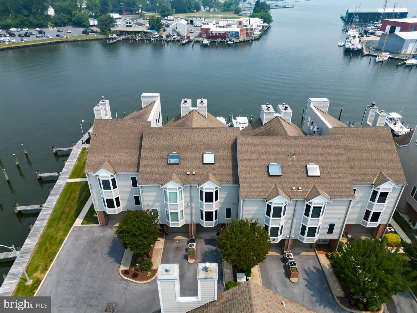 CAMBRIDGE LANDING - Residential