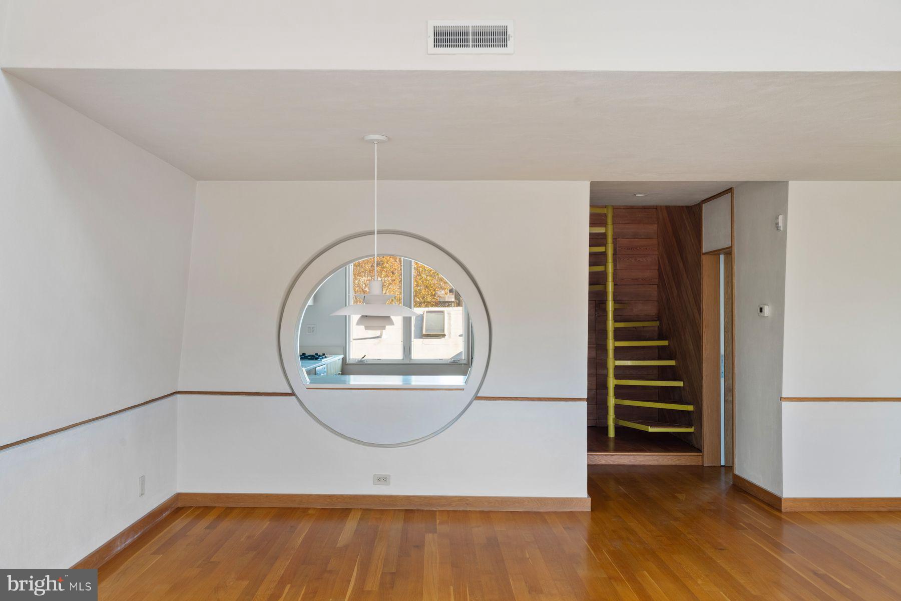 RITTENHOUSE SQUARE - Residential Income