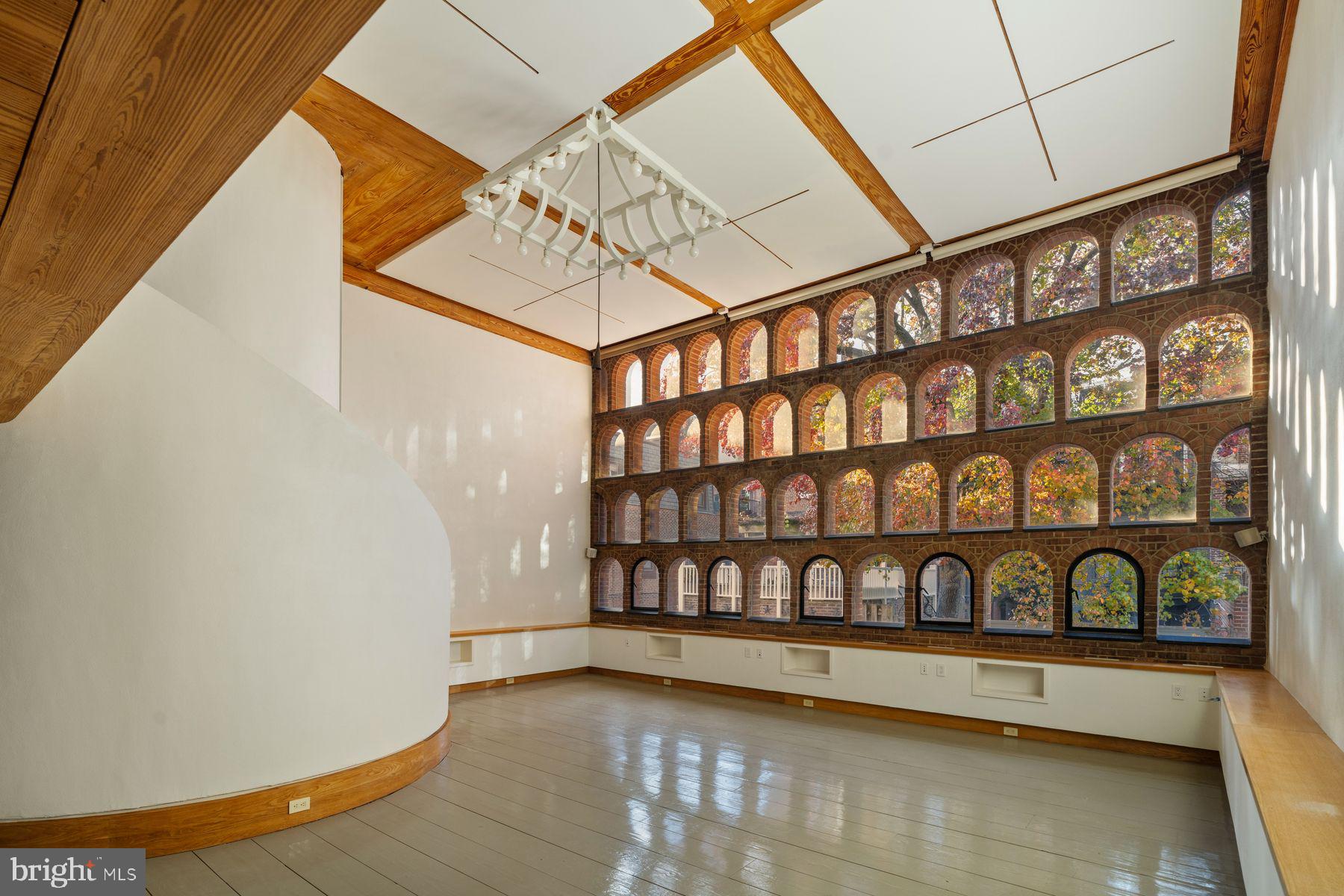 RITTENHOUSE SQUARE - Residential Income