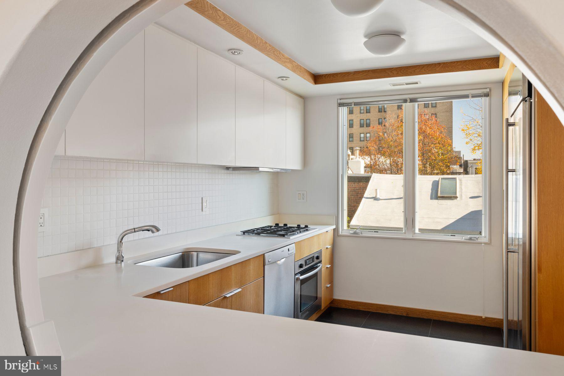 RITTENHOUSE SQUARE - Residential Income