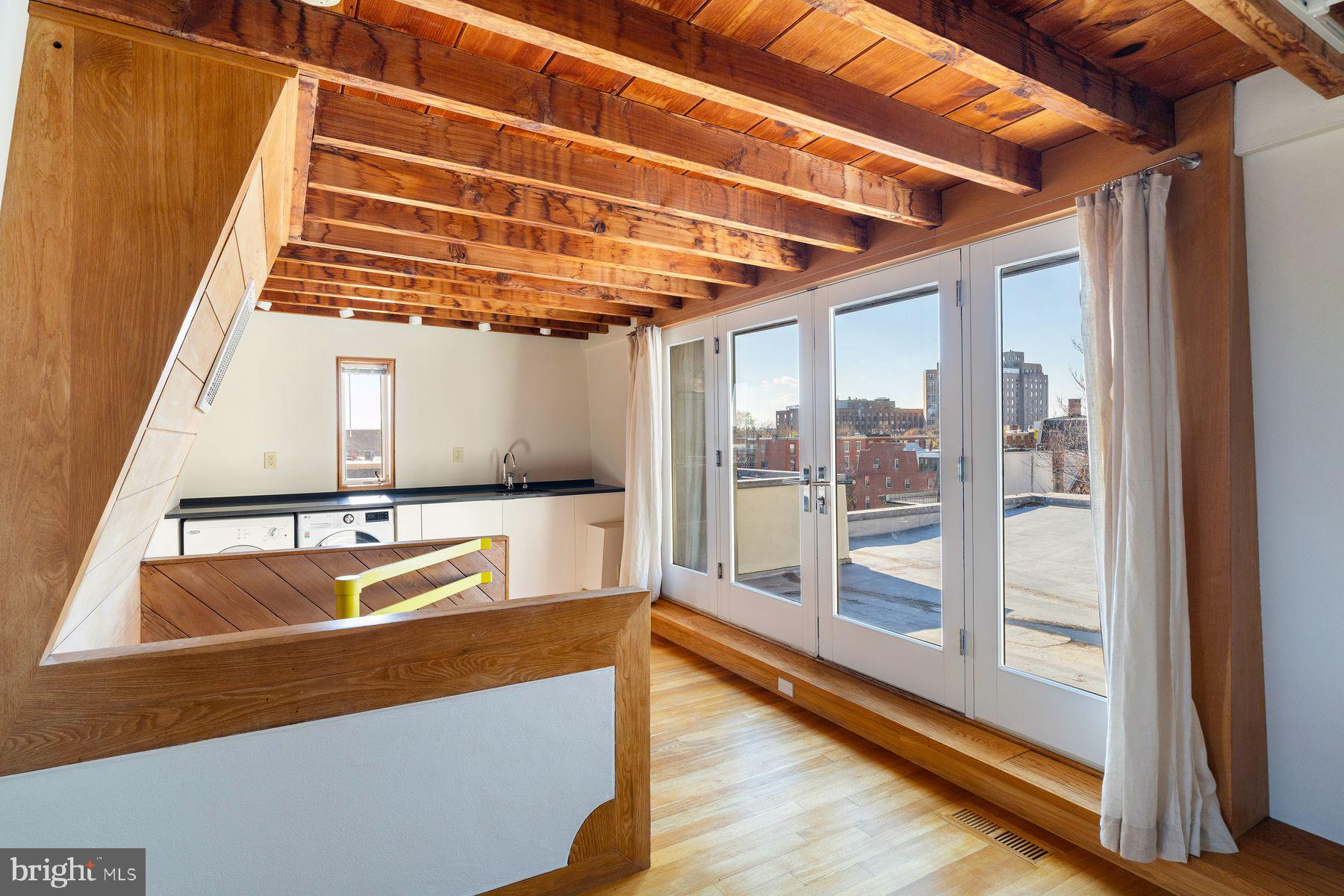 RITTENHOUSE SQUARE - Residential Income