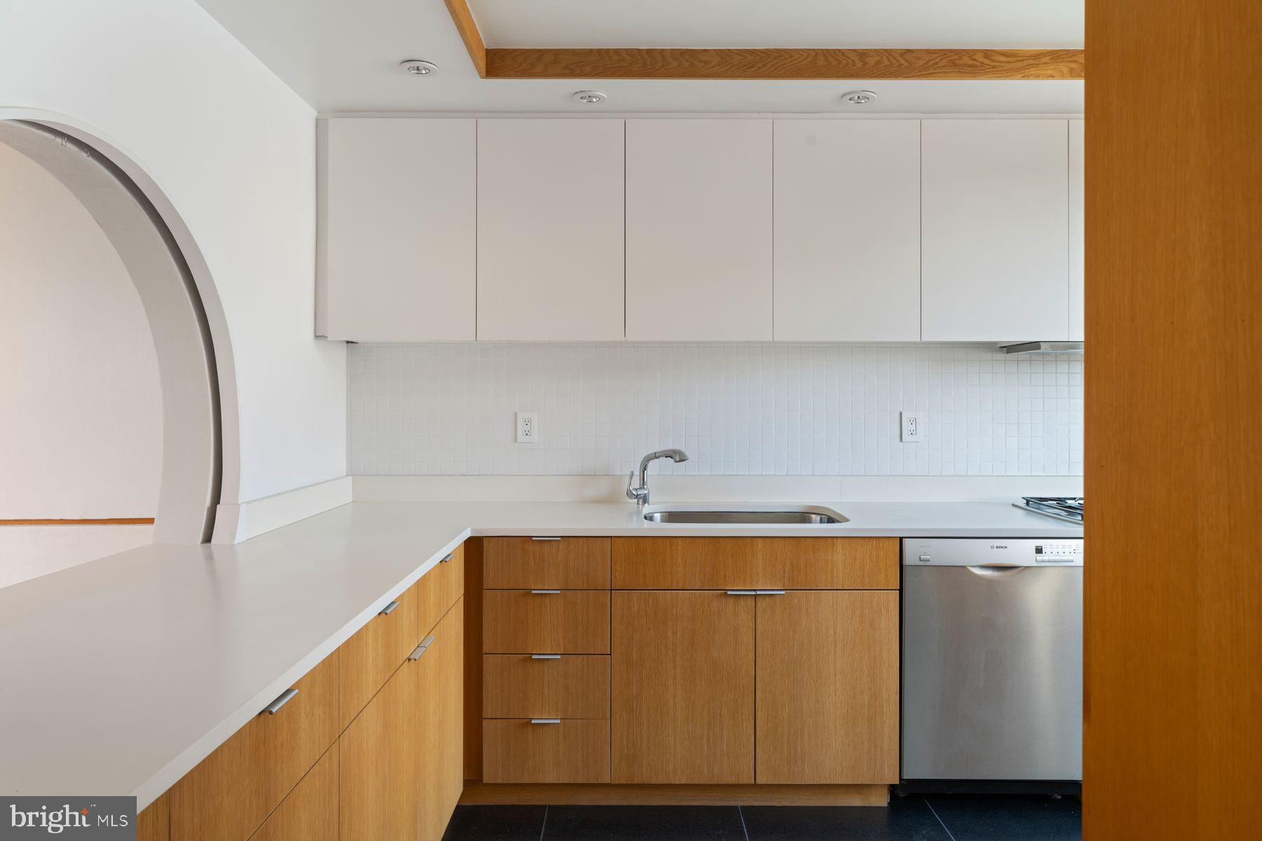 RITTENHOUSE SQUARE - Residential Income