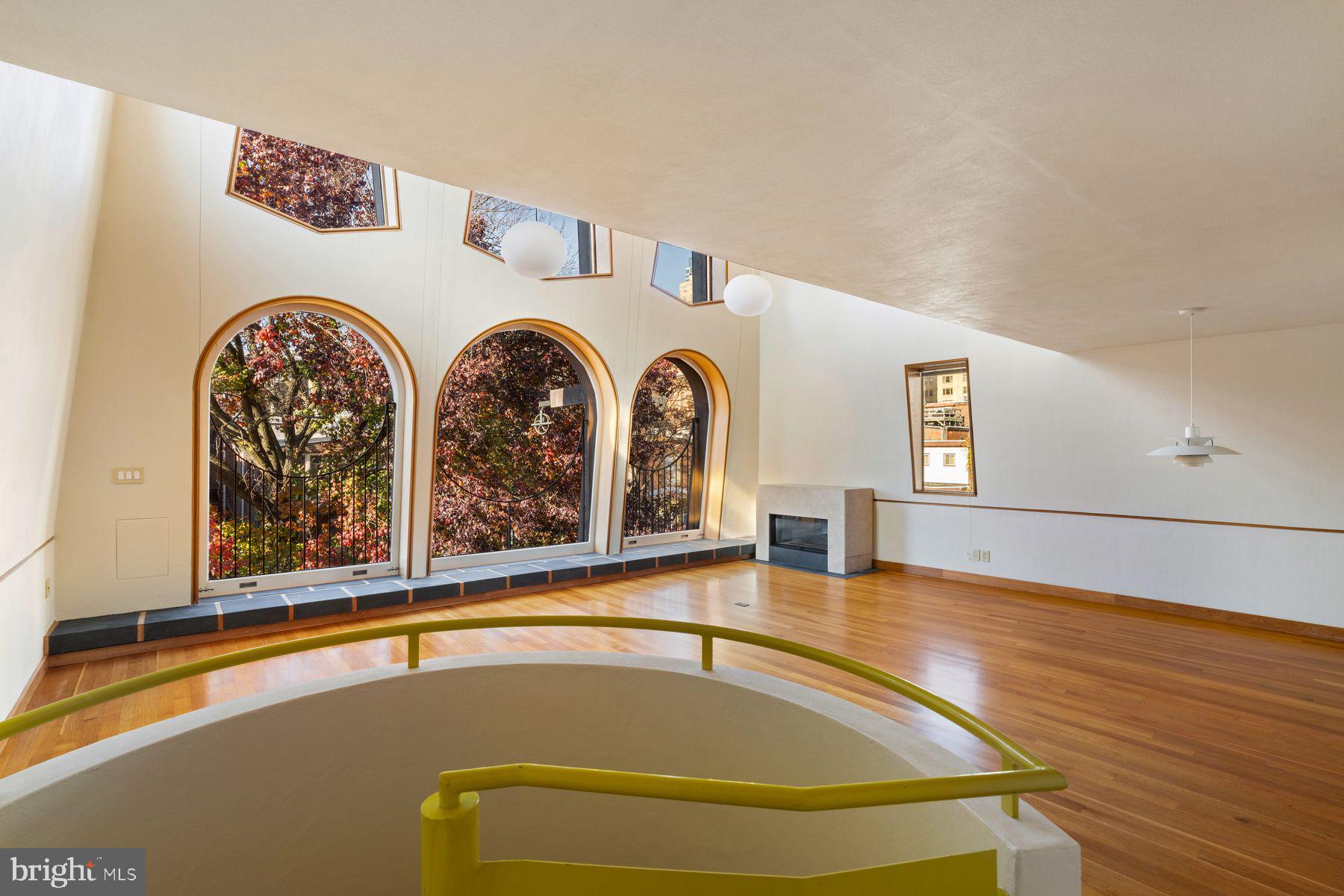 RITTENHOUSE SQUARE - Residential Income