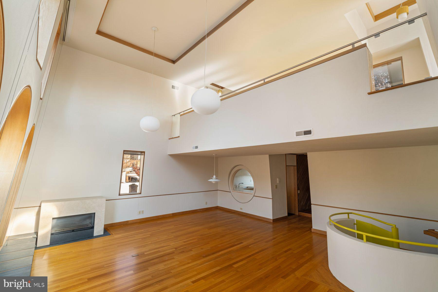 RITTENHOUSE SQUARE - Residential Income