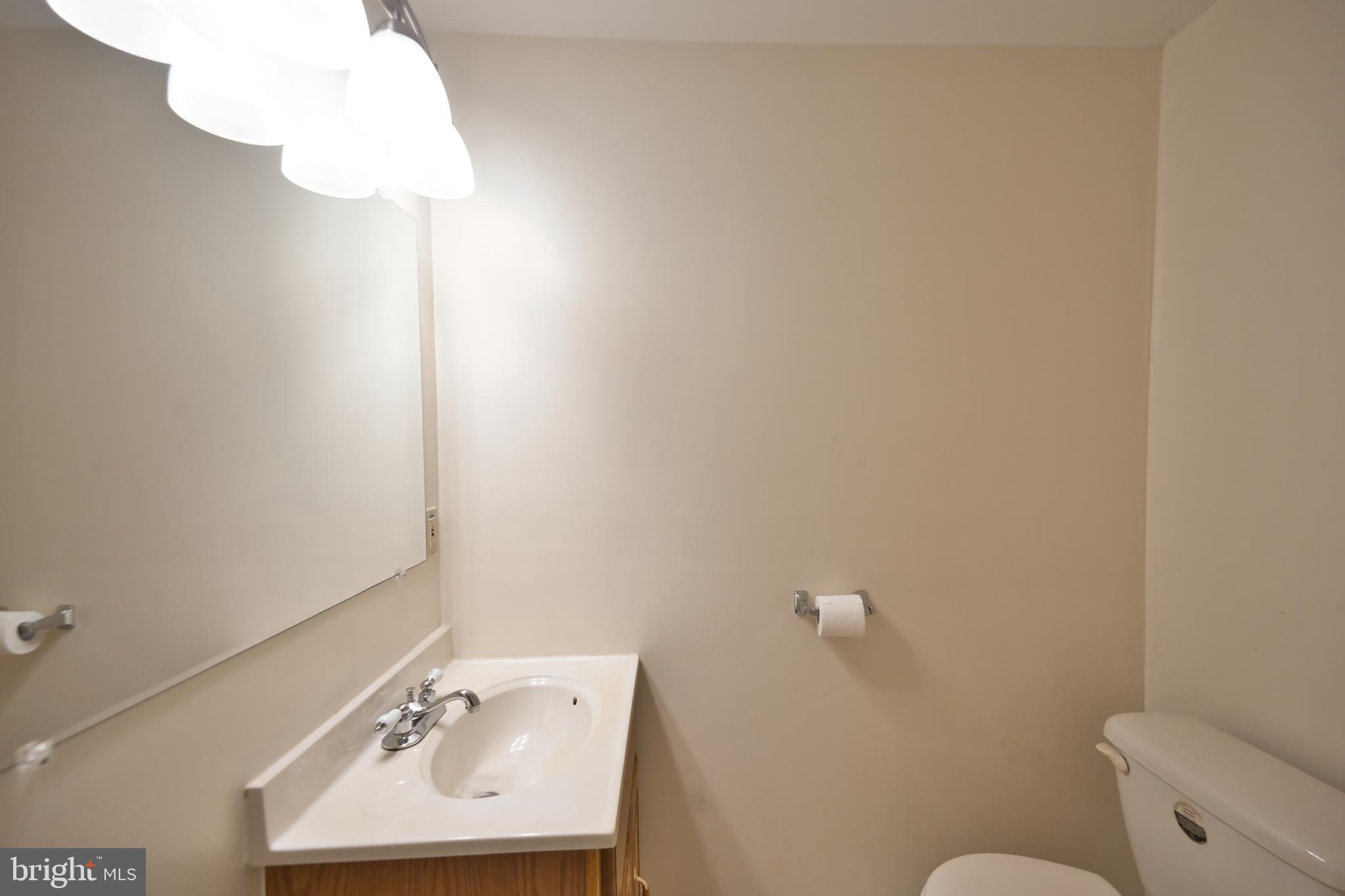 HOLLYWOOD PARK - Residential Lease