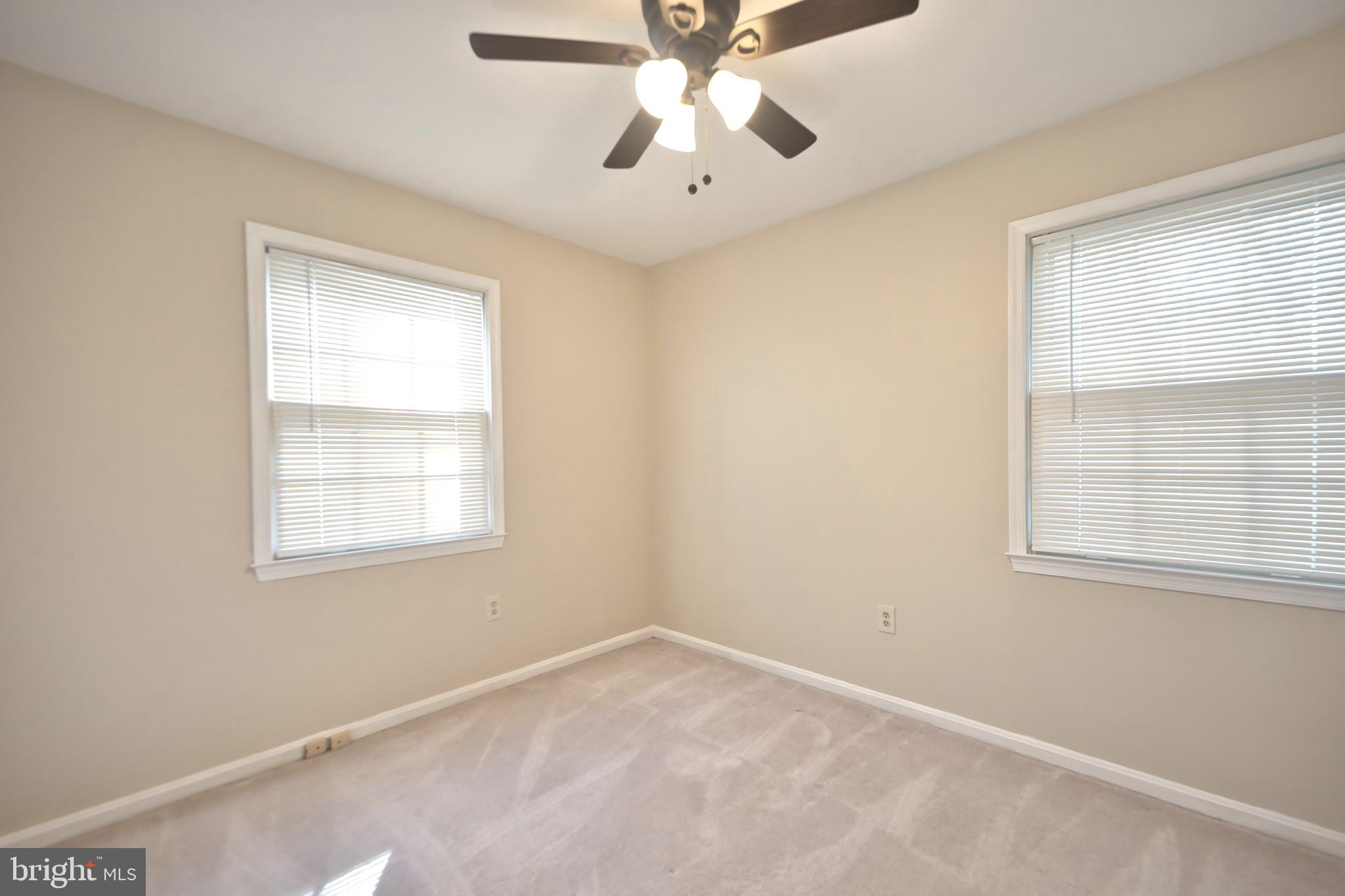 HOLLYWOOD PARK - Residential Lease