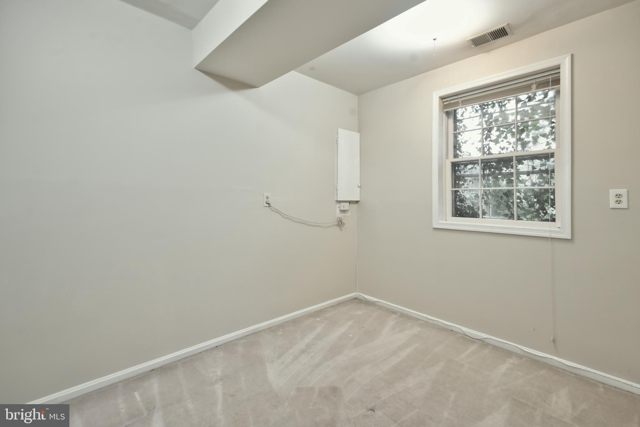 HOLLYWOOD PARK - Residential Lease
