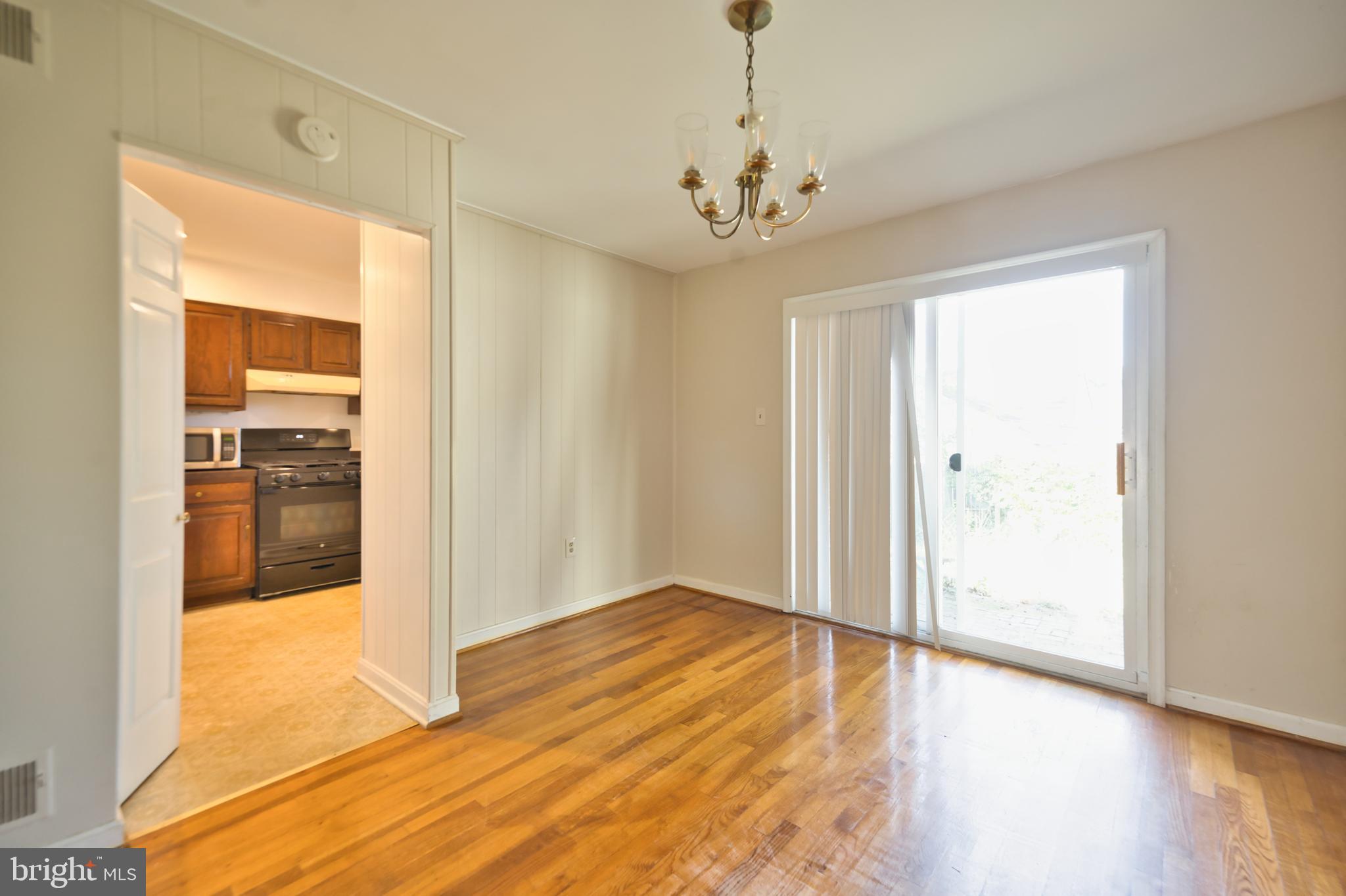 HOLLYWOOD PARK - Residential Lease