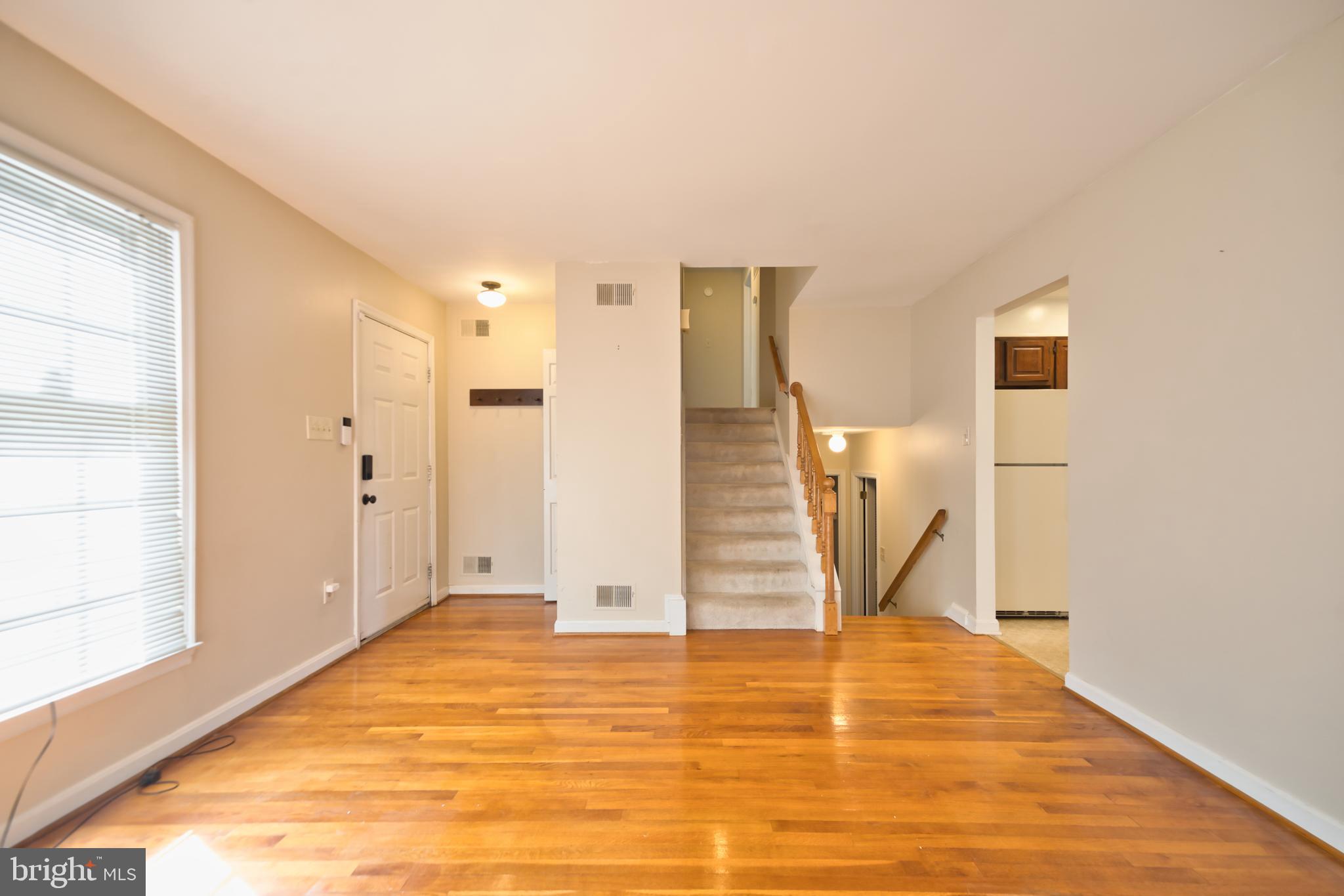 HOLLYWOOD PARK - Residential Lease