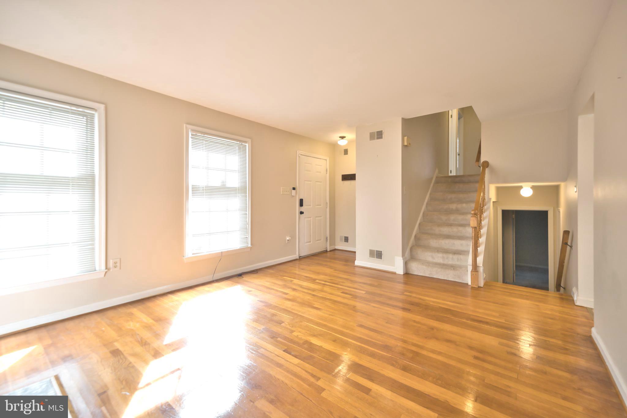 HOLLYWOOD PARK - Residential Lease