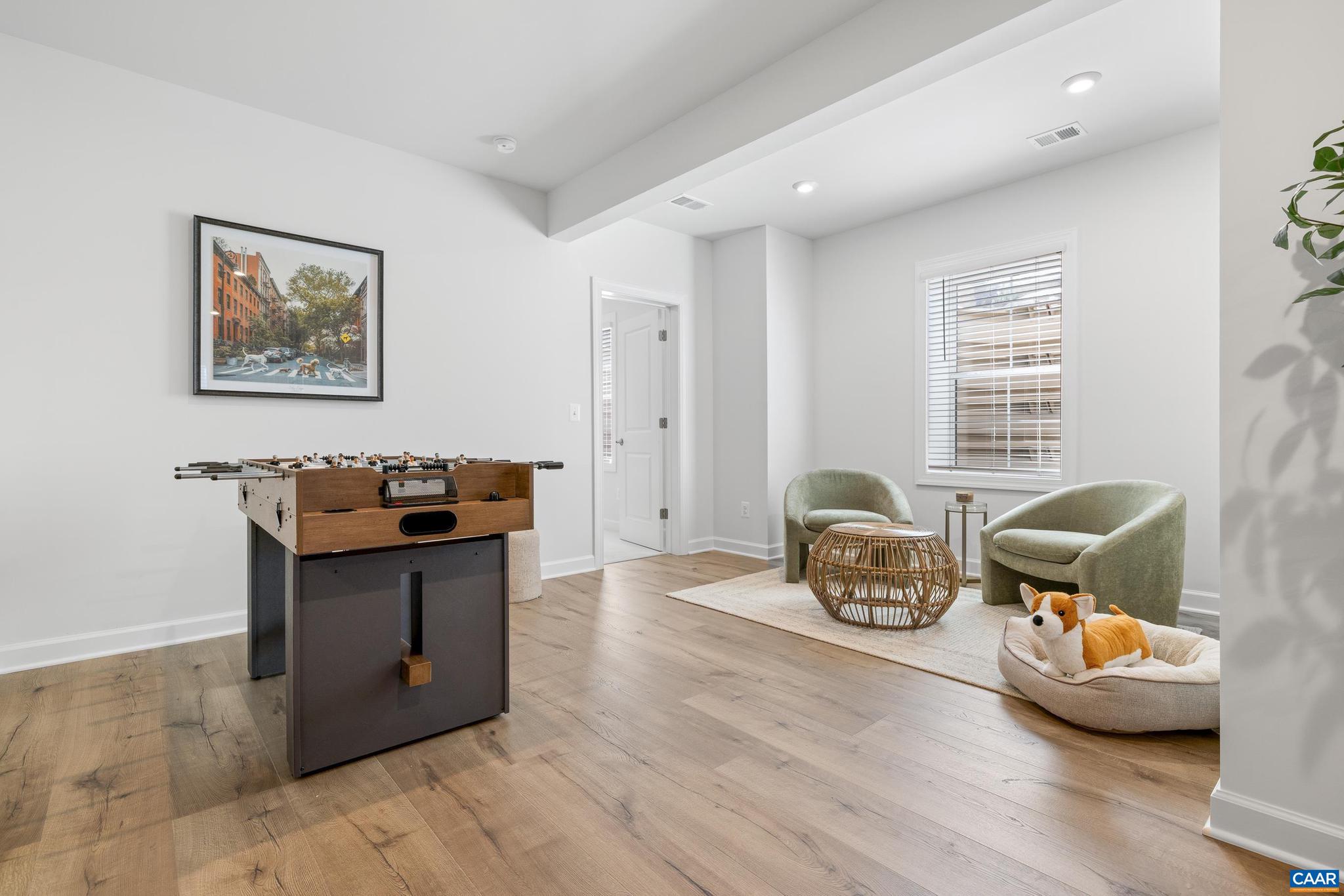 MEADOW BROOK - Residential