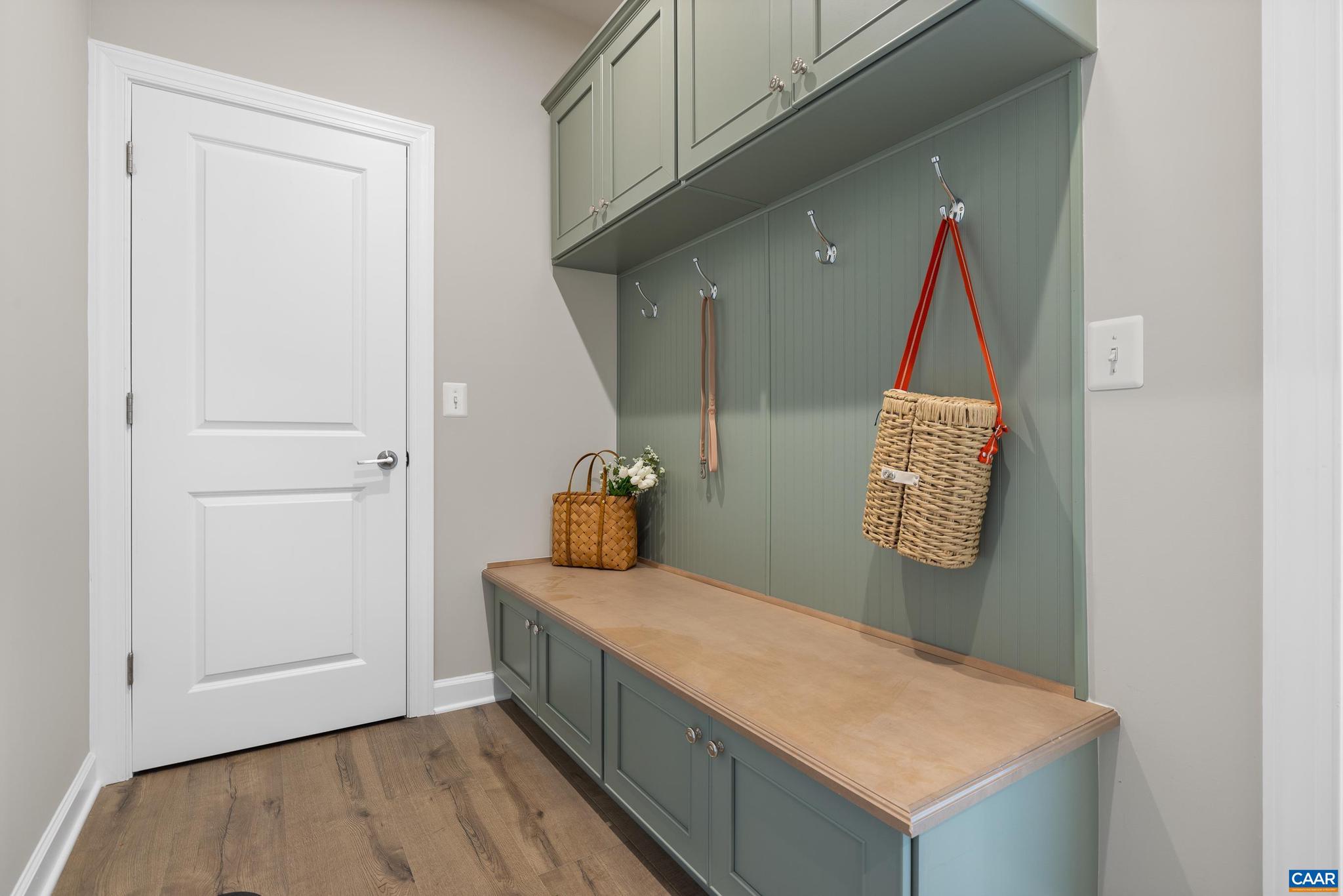 MEADOW BROOK - Residential