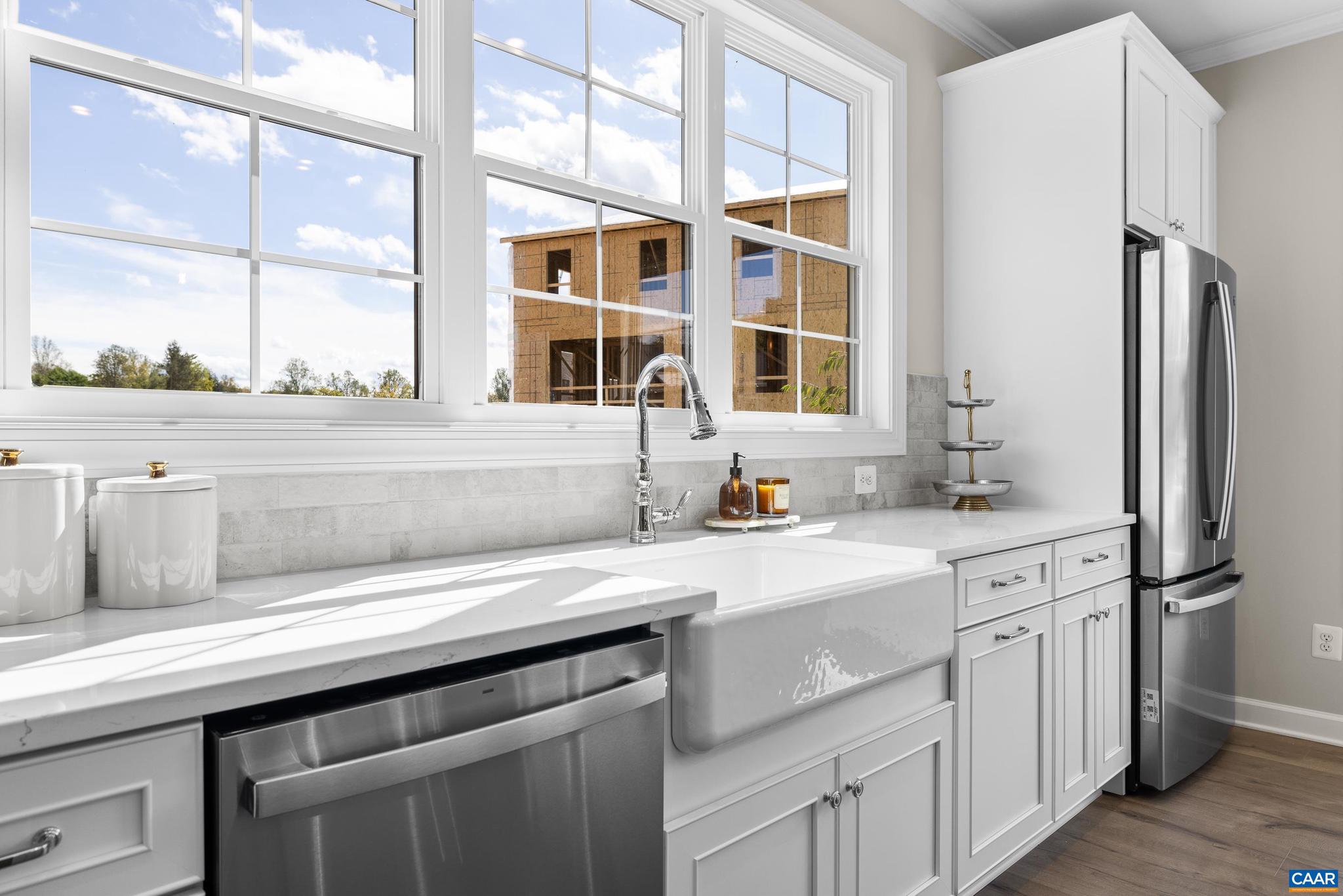 MEADOW BROOK - Residential