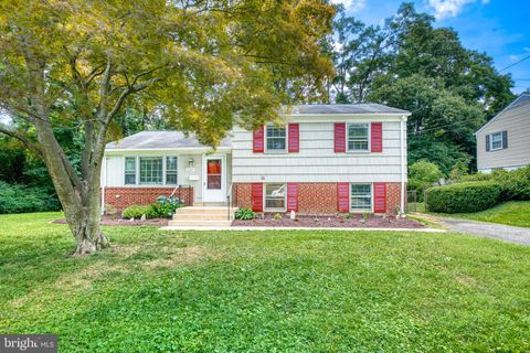 Photo of 11100 Woodson Avenue, Kensington, MD 20895 (MLS # MDMC2139790) Photo of 11100 Woodson Avenue, Kensington, MD 20895 (MLS # MDMC2139790)
