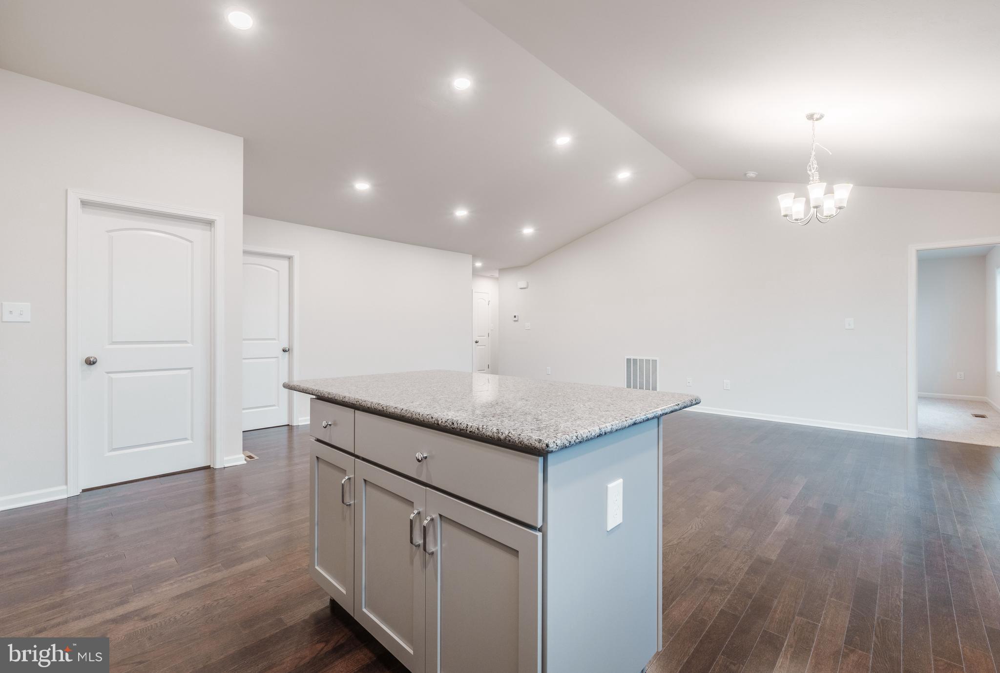 APPLEVIEW ESTATES - Residential