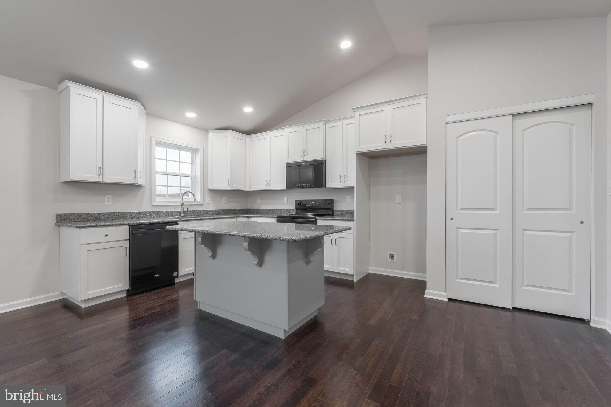 APPLEVIEW ESTATES - Residential