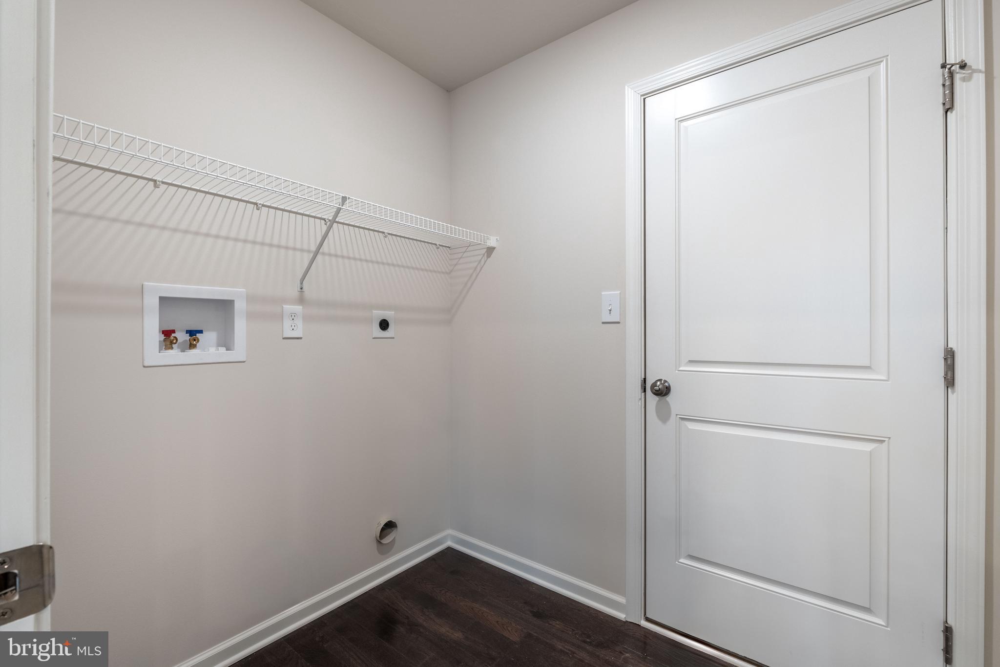 APPLEVIEW ESTATES - Residential