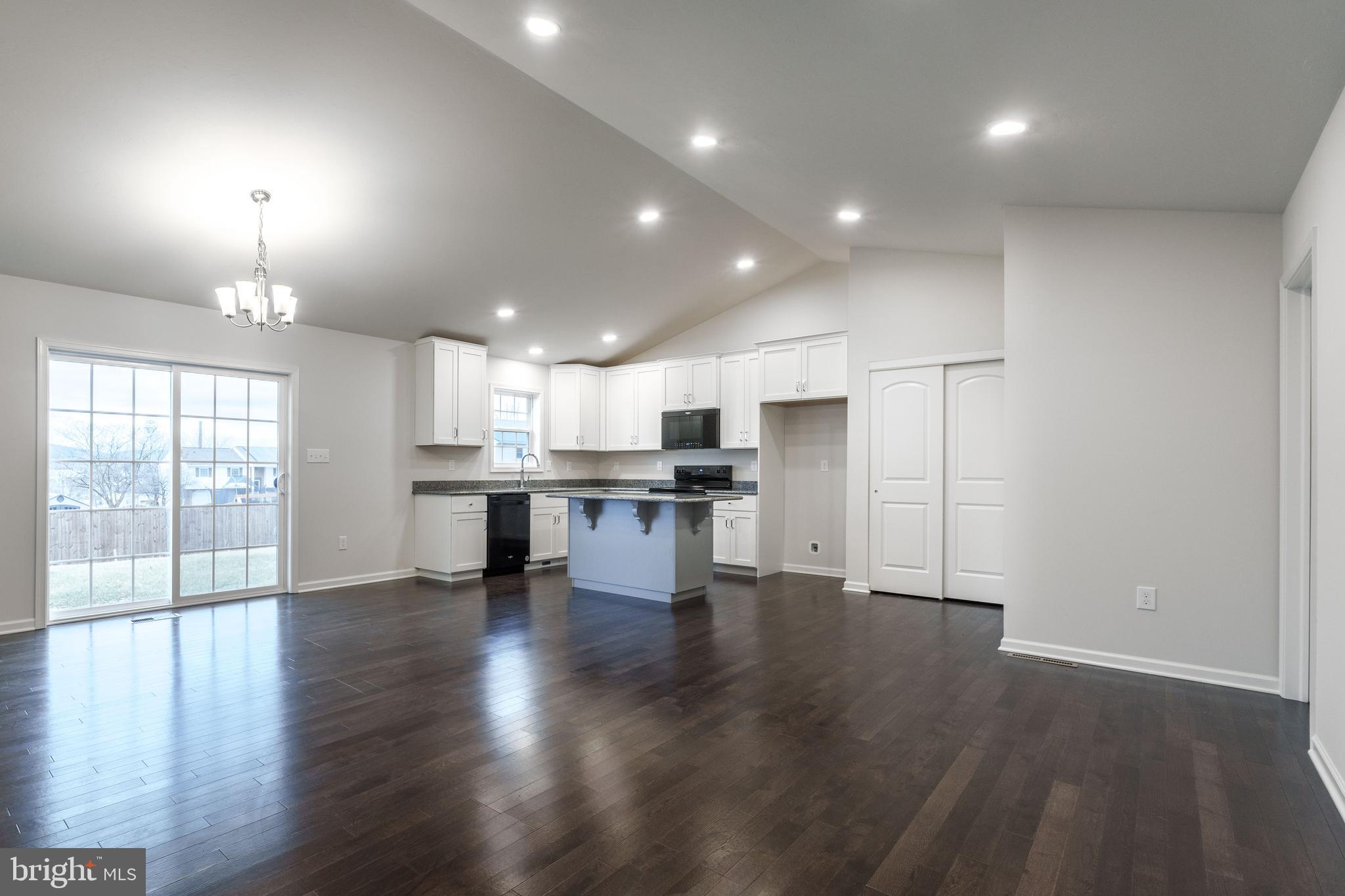 APPLEVIEW ESTATES - Residential