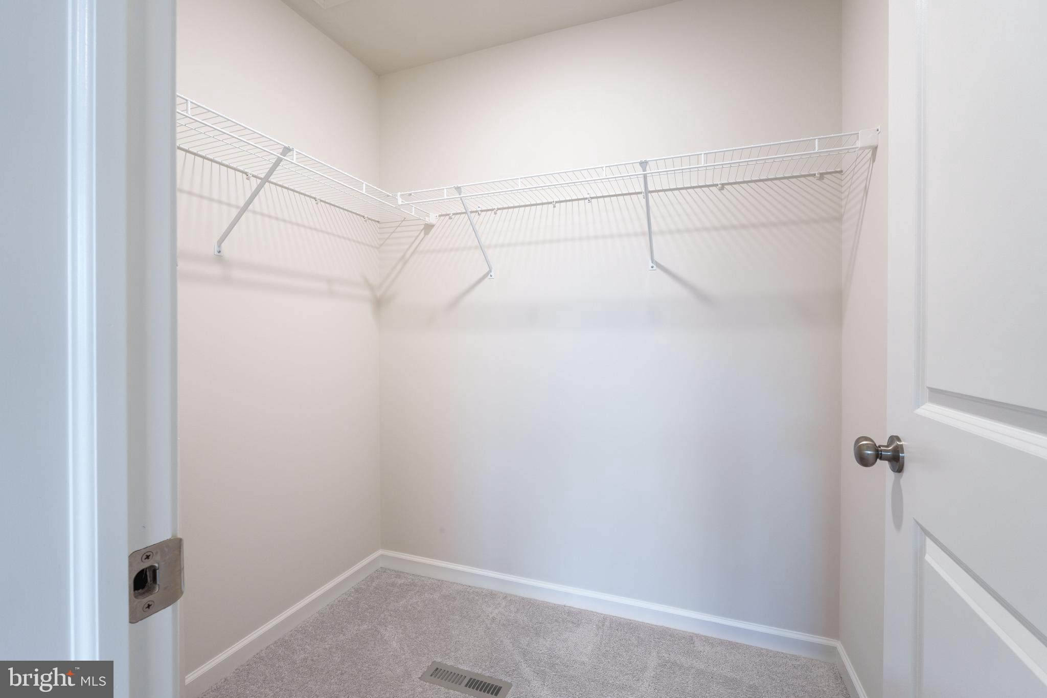 APPLEVIEW ESTATES - Residential