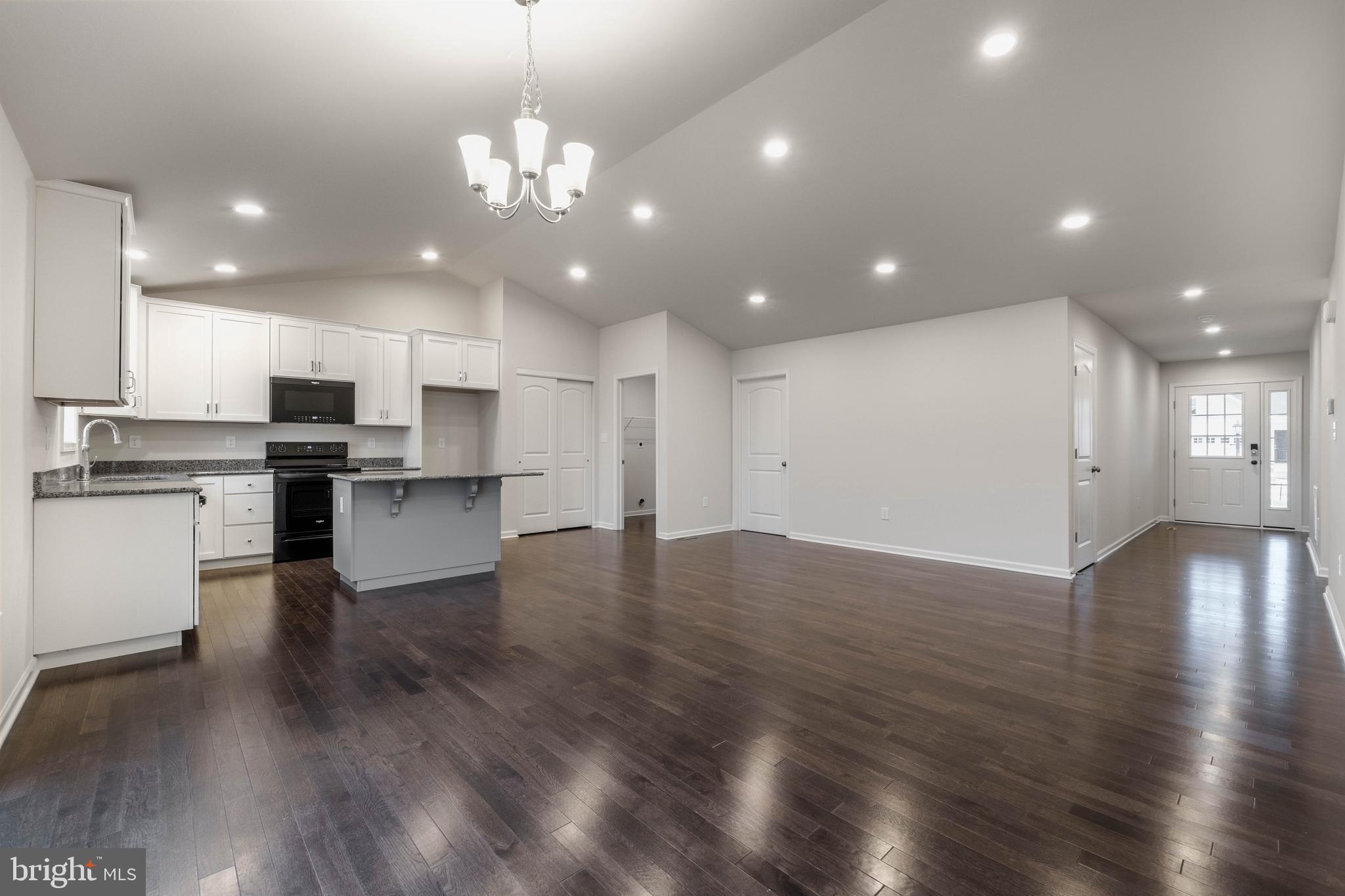 APPLEVIEW ESTATES - Residential