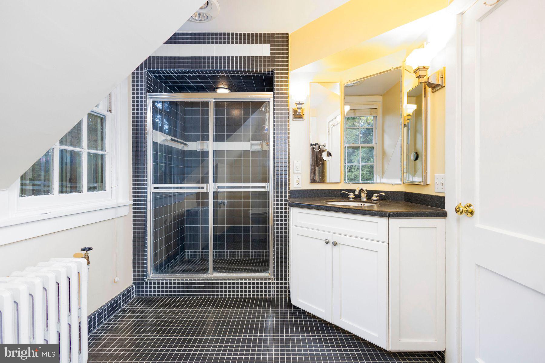 CHESTNUT HILL - Residential