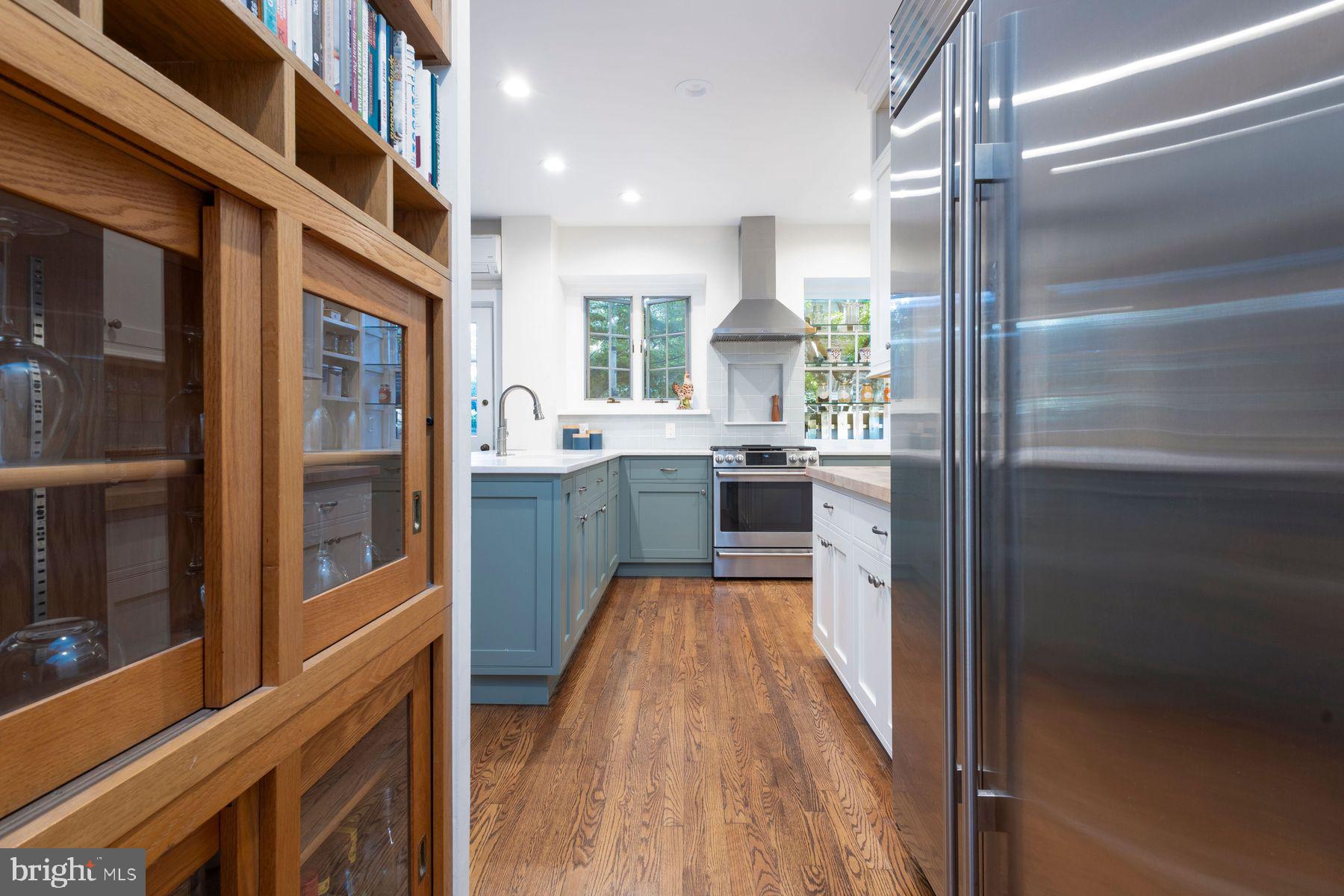 CHESTNUT HILL - Residential