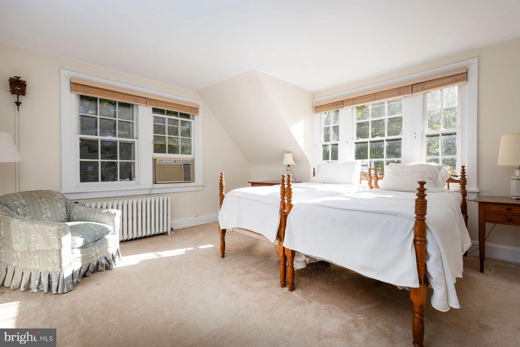 CHESTNUT HILL - Residential