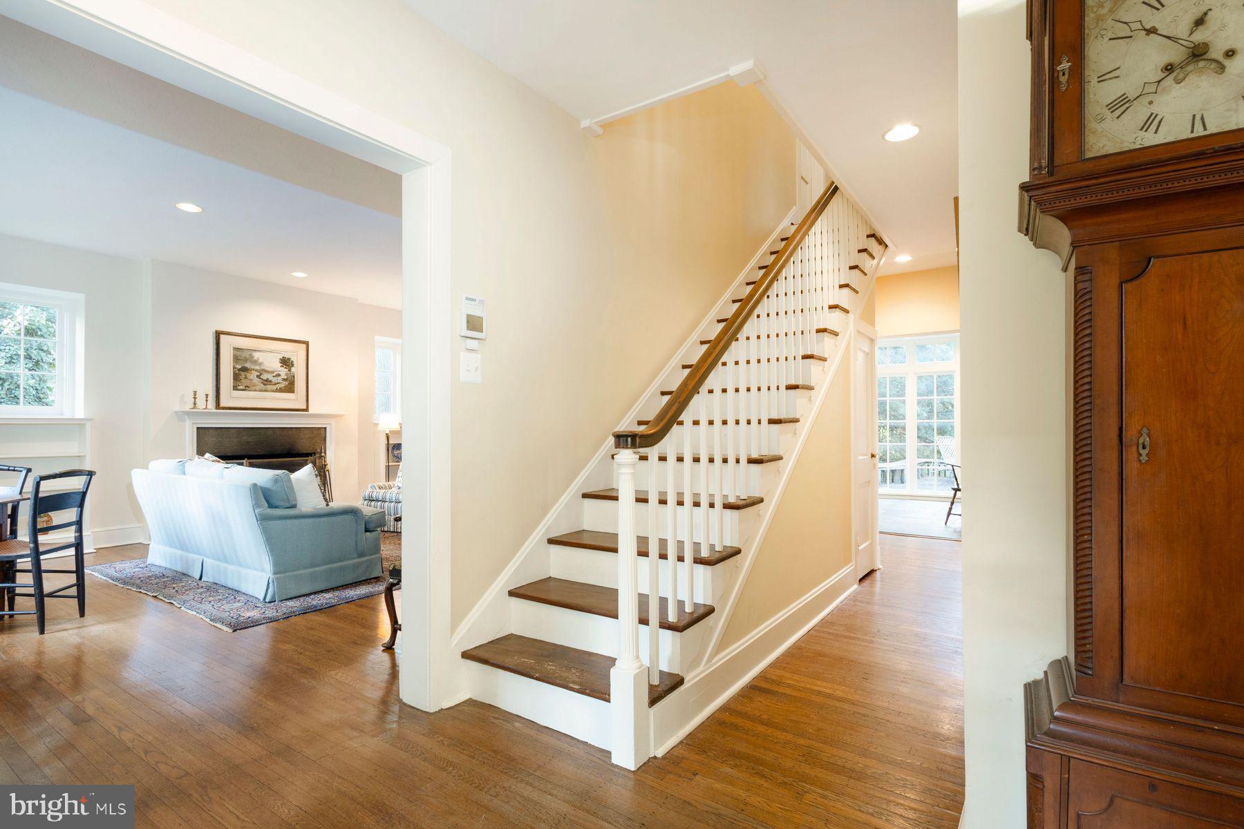 CHESTNUT HILL - Residential