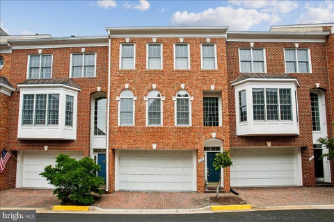 Townhouse For Rent - 1309 Mclean Crest Court<br/> MCLEAN, VA 22101
