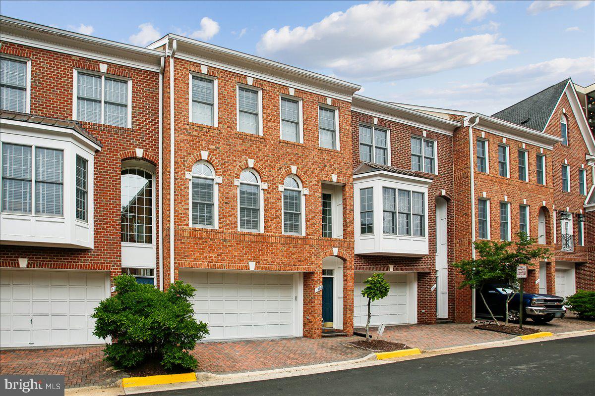 1309 MCLEAN CREST COURT
