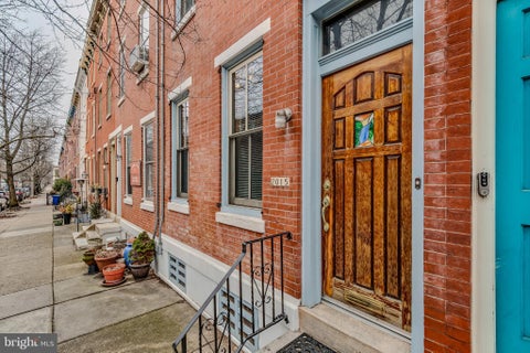 Townhouse For Sale - 2015 Brandywine Street<br/> PHILADELPHIA, PA 19130