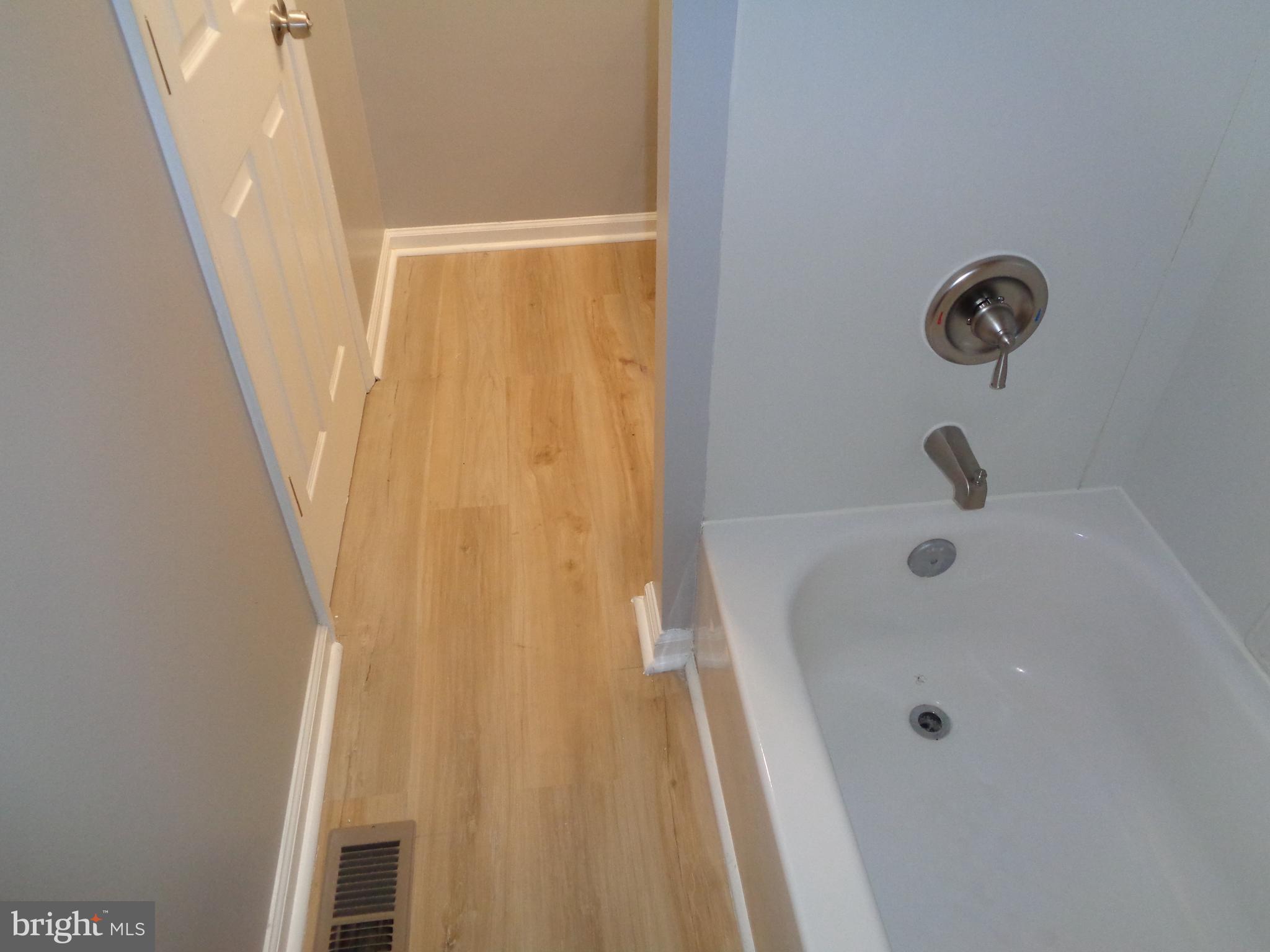 ELLWOOD PARK - Residential