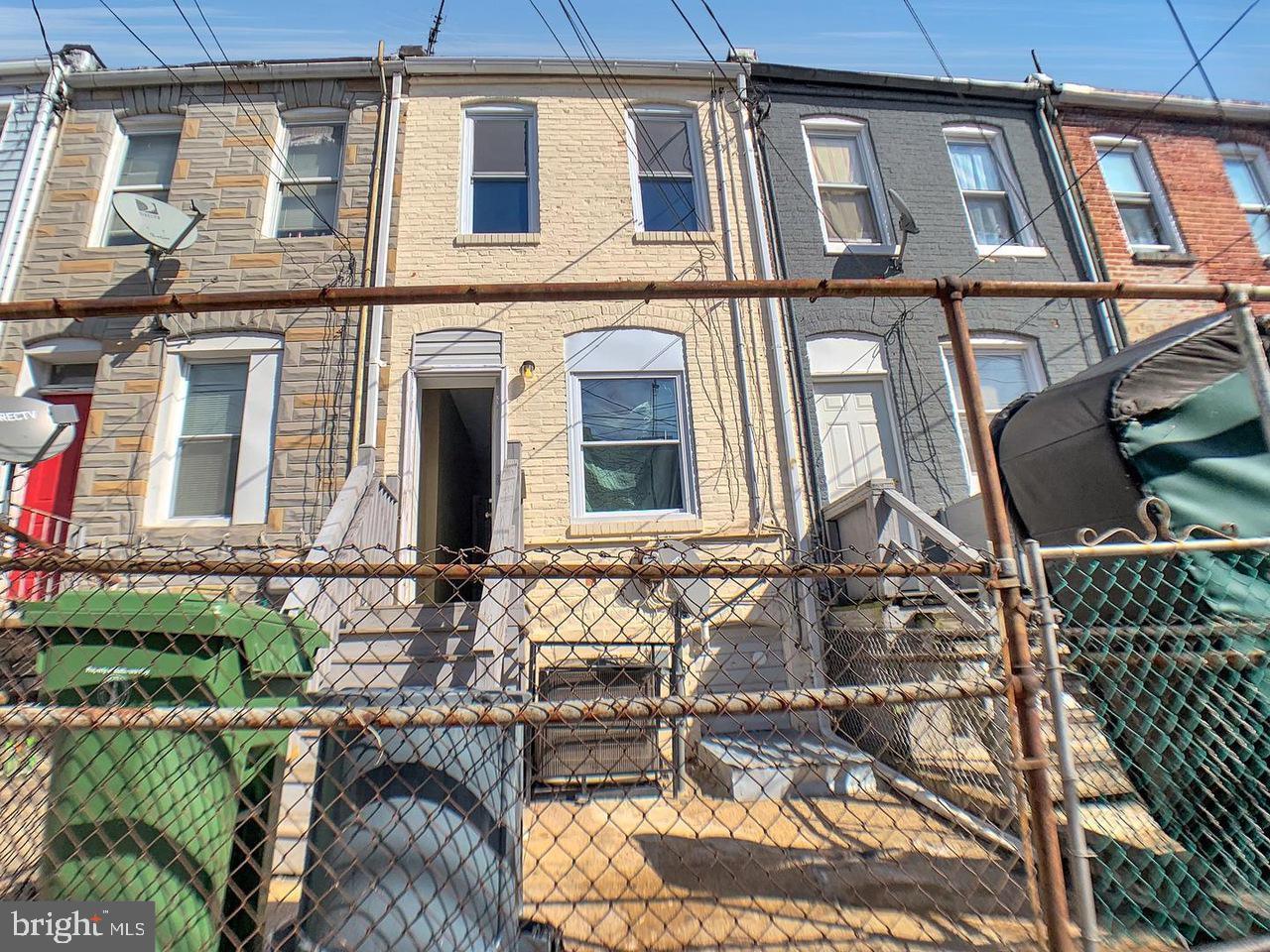 ELLWOOD PARK - Residential