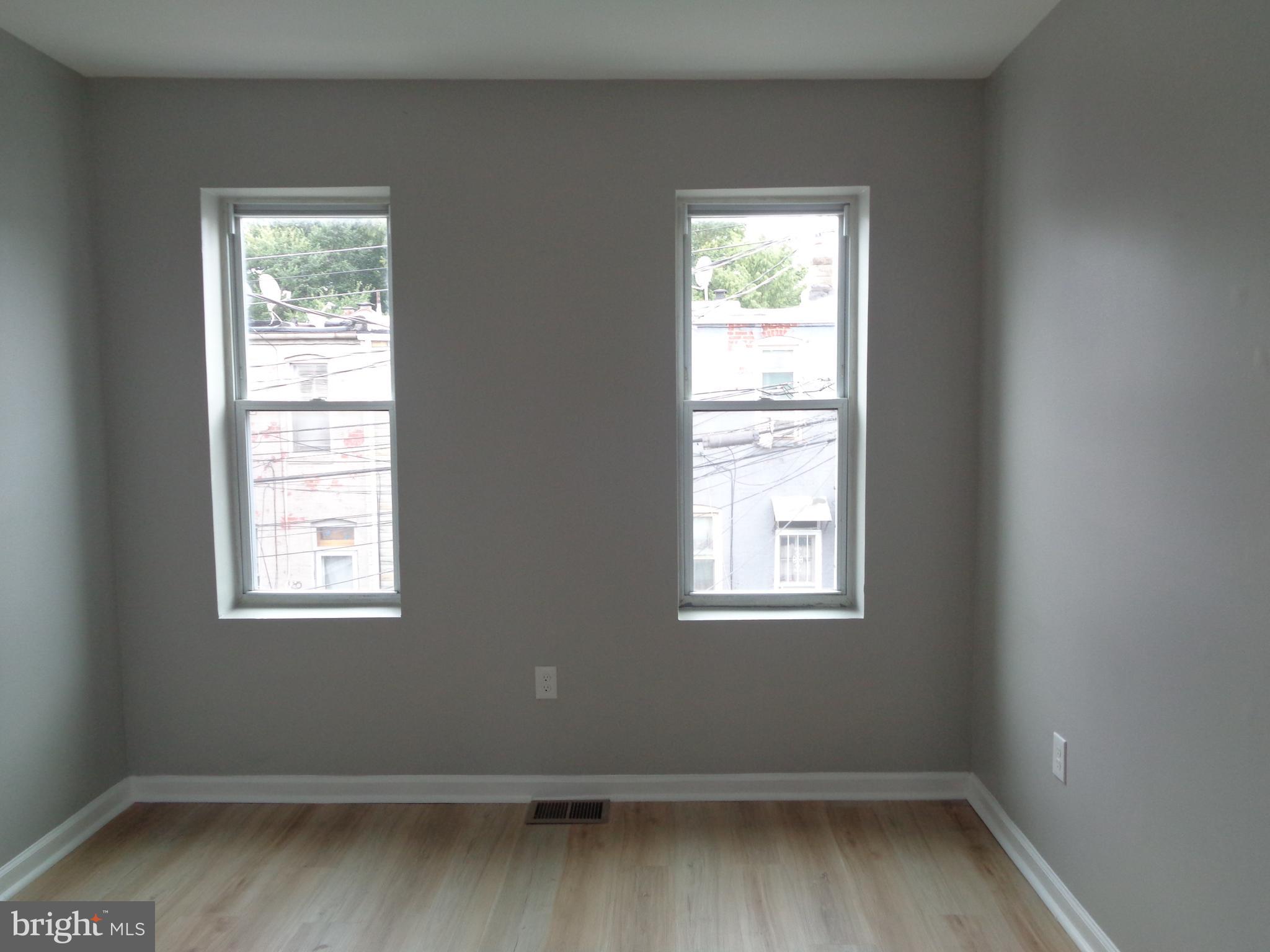 ELLWOOD PARK - Residential