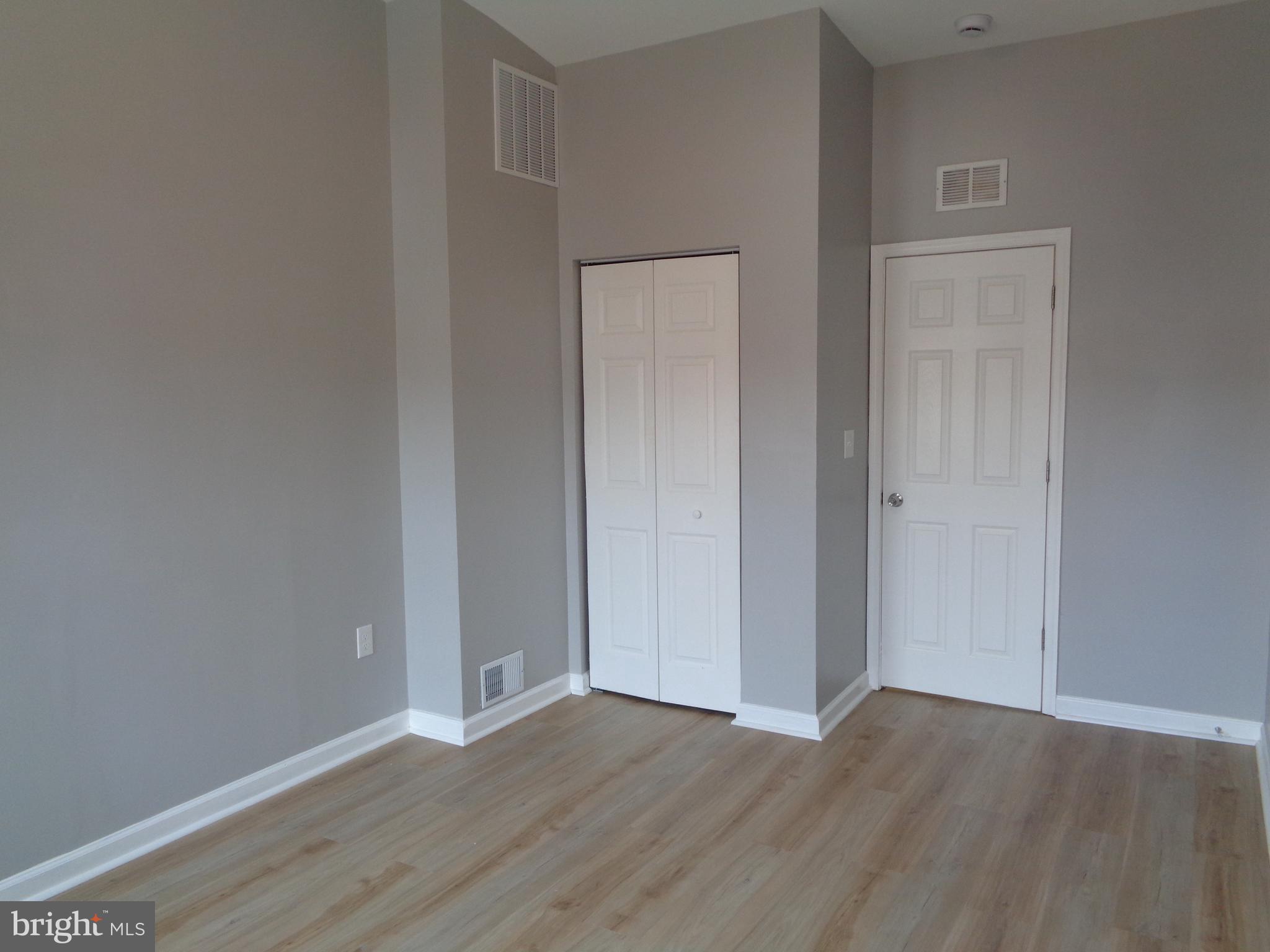 ELLWOOD PARK - Residential