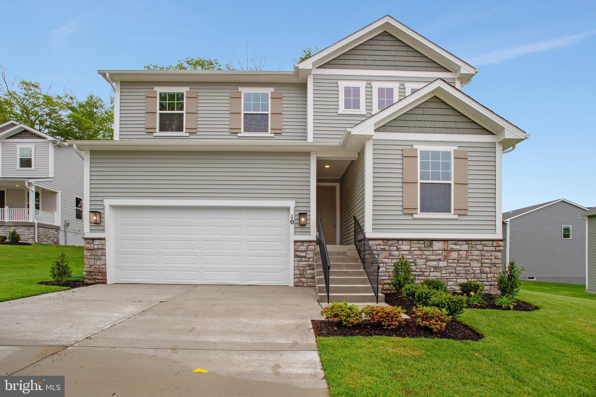 10 PLUM COURT