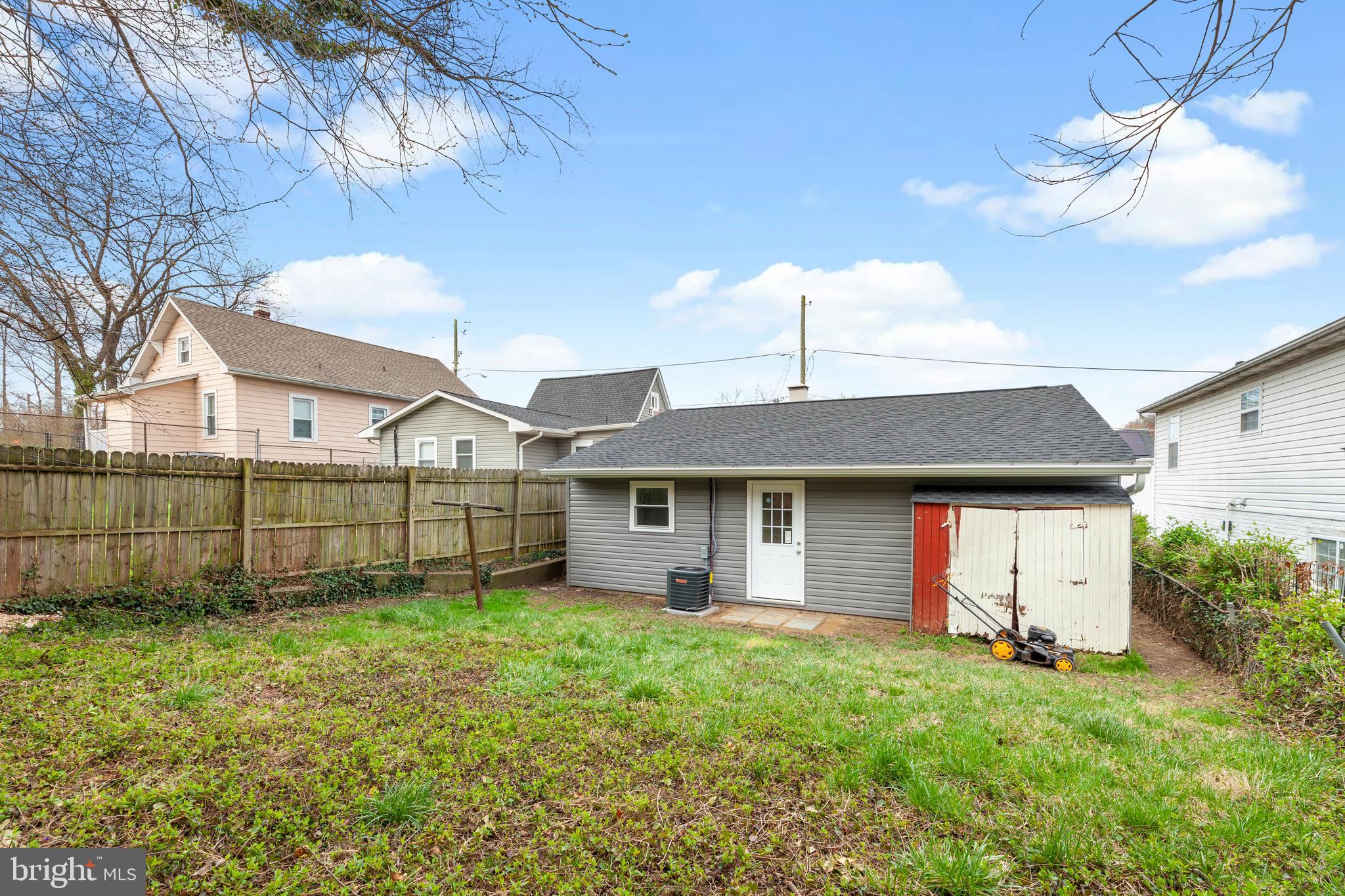 CAPITOL HEIGHTS - Residential