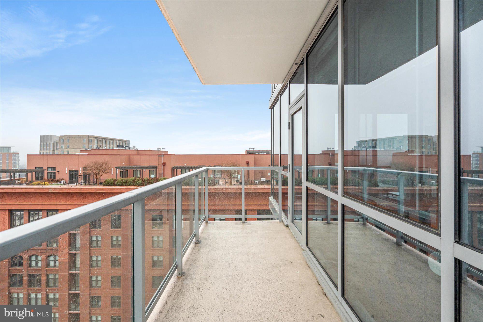 PIKE AND ROSE - Residential