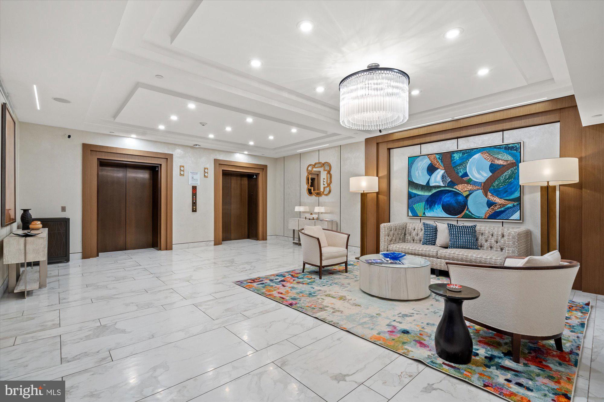 PIKE AND ROSE - Residential