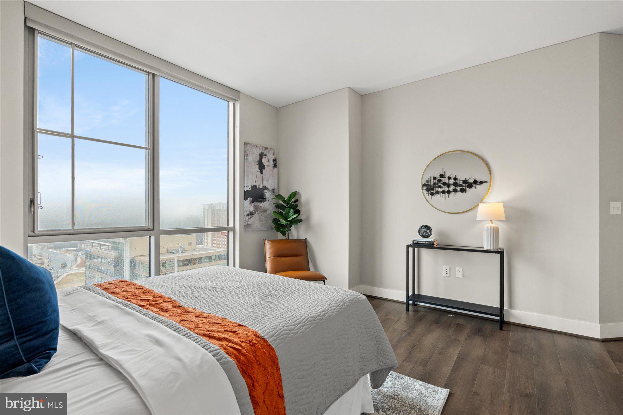 PIKE AND ROSE - Residential